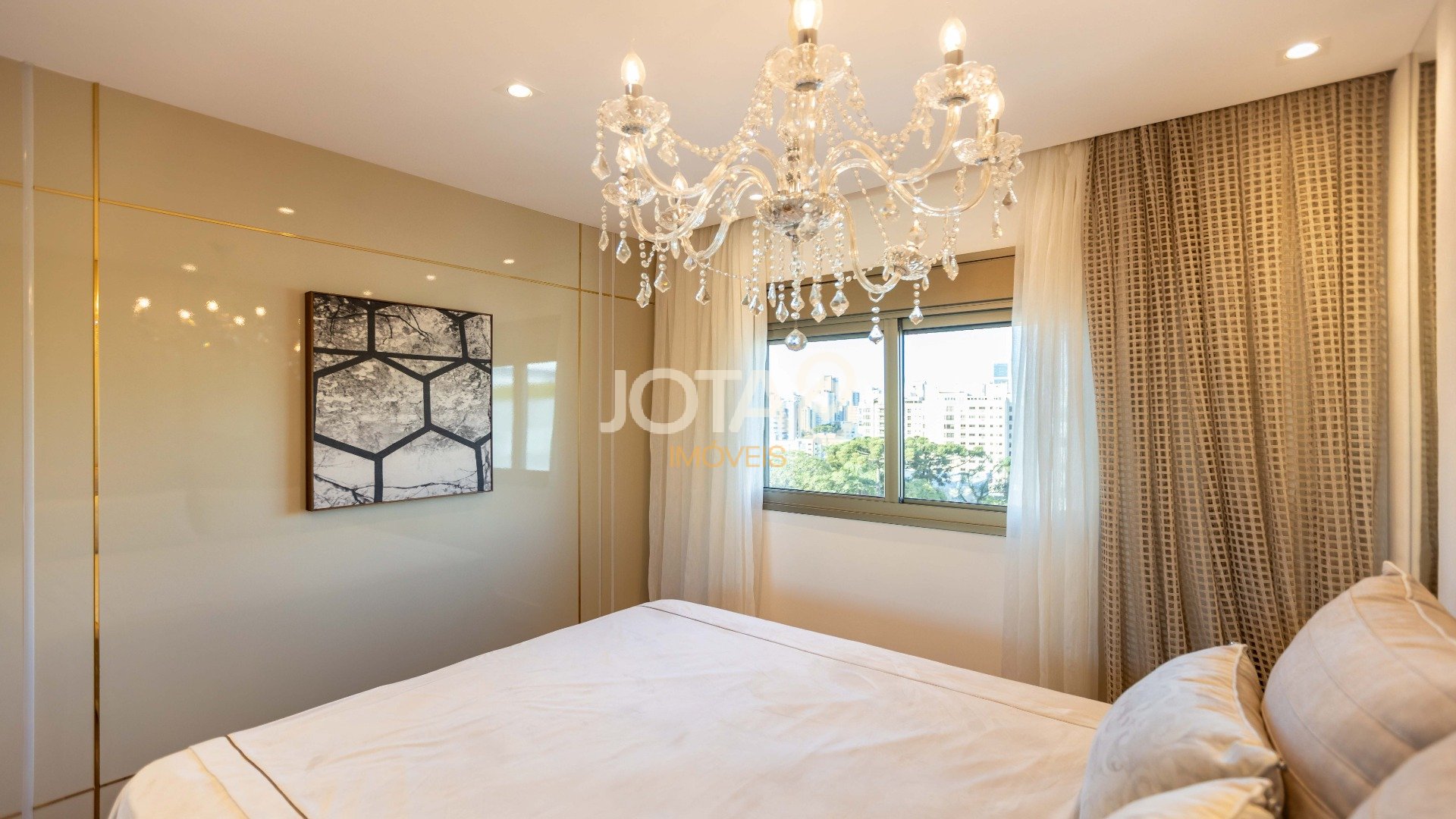 SOFISTICADO APARTAMENTO COM 2 QUARTOS  NO BATEL HOME 1550