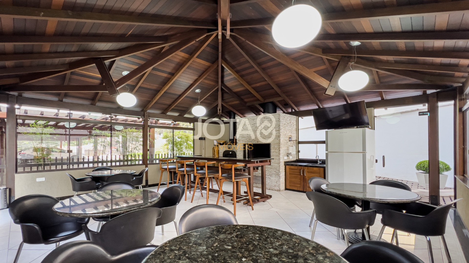 3 QUARTOS COM 1 SUÍTE E 2 VAGAS NO ECOVILLE COM FACE ENSOLARADA