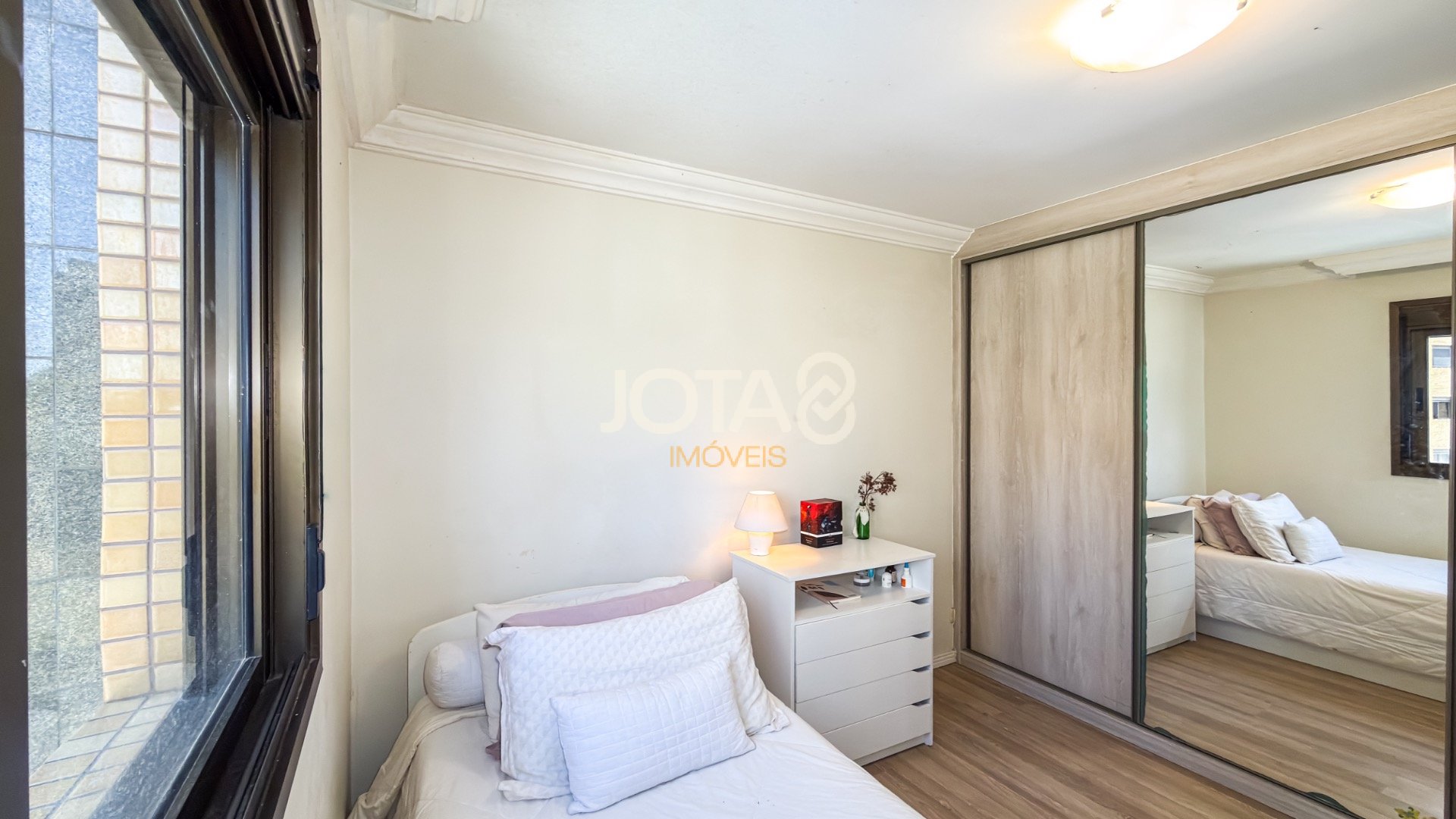 3 QUARTOS COM 1 SUÍTE E 2 VAGAS NO ECOVILLE COM FACE ENSOLARADA