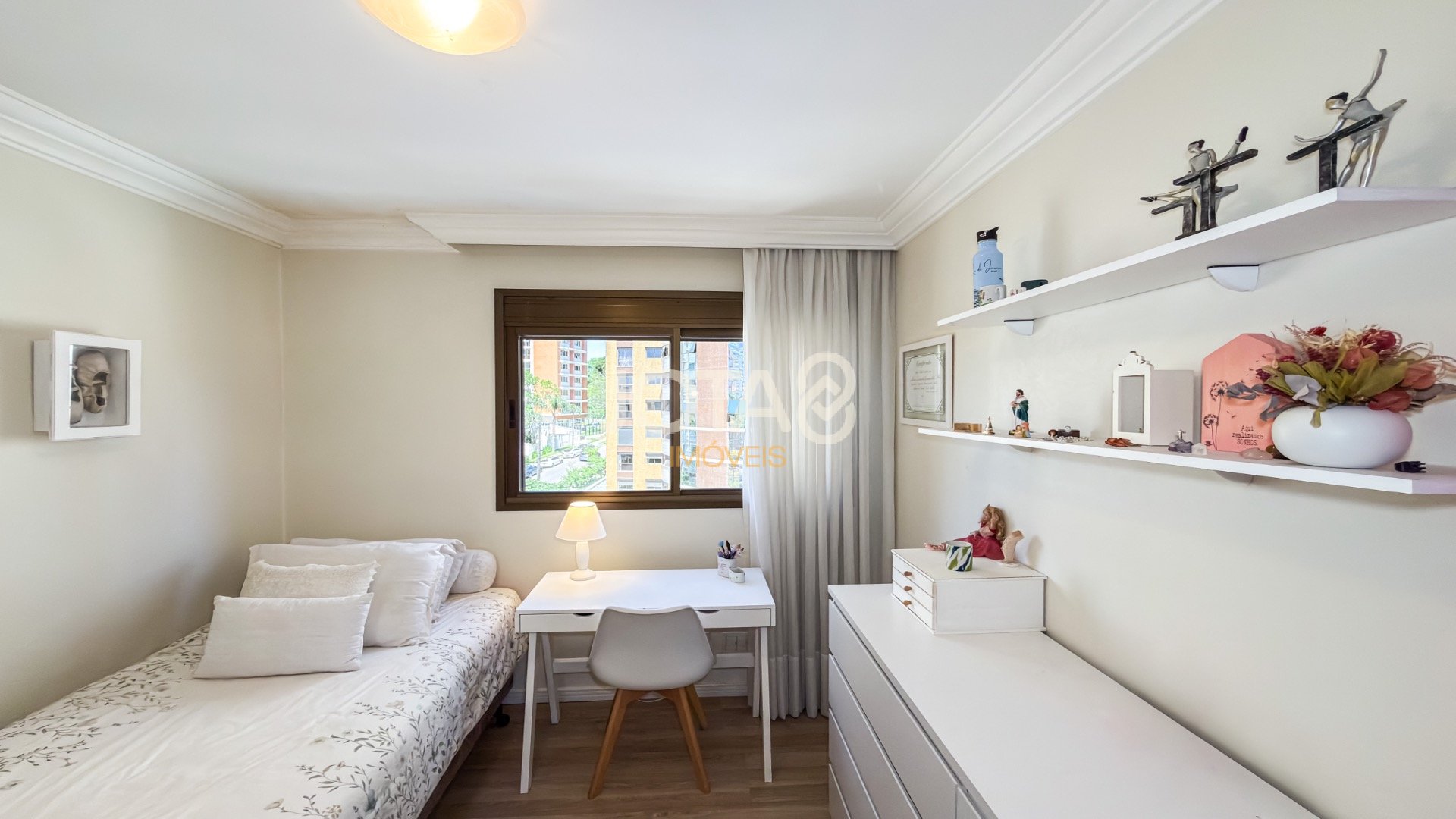 3 QUARTOS COM 1 SUÍTE E 2 VAGAS NO ECOVILLE COM FACE ENSOLARADA