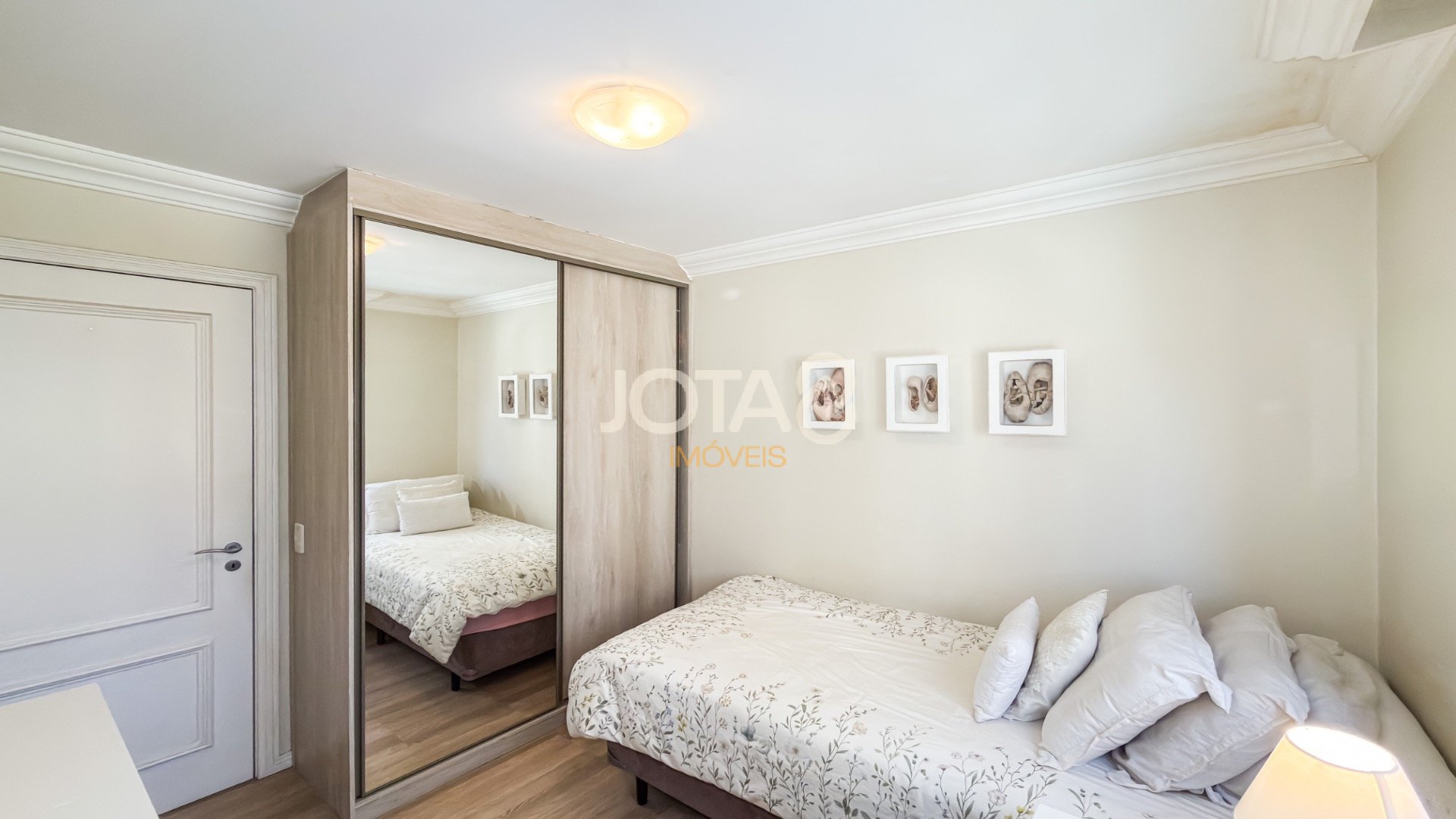 3 QUARTOS COM 1 SUÍTE E 2 VAGAS NO ECOVILLE COM FACE ENSOLARADA