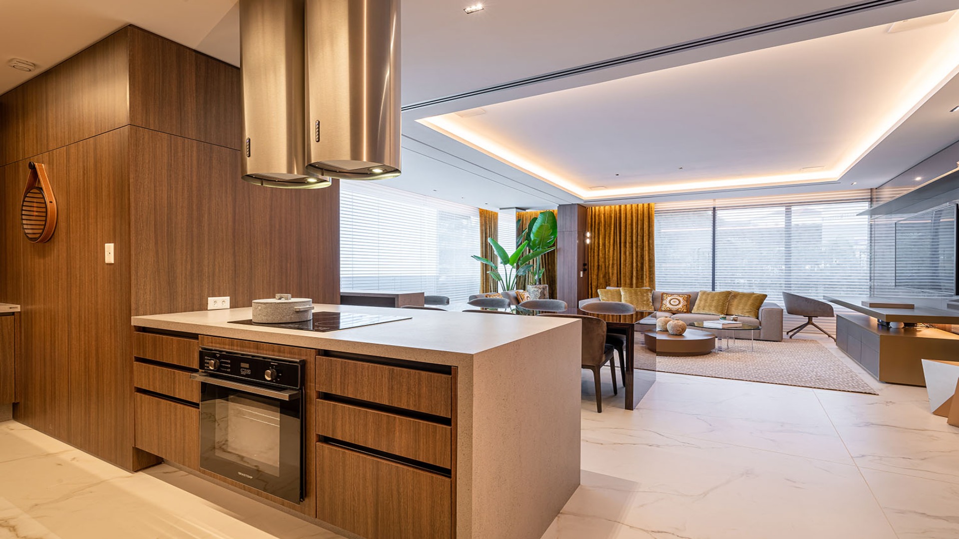 APARTAMENTO COM VISTA INCRÍVEL PARA O PARQUE BARIGUI