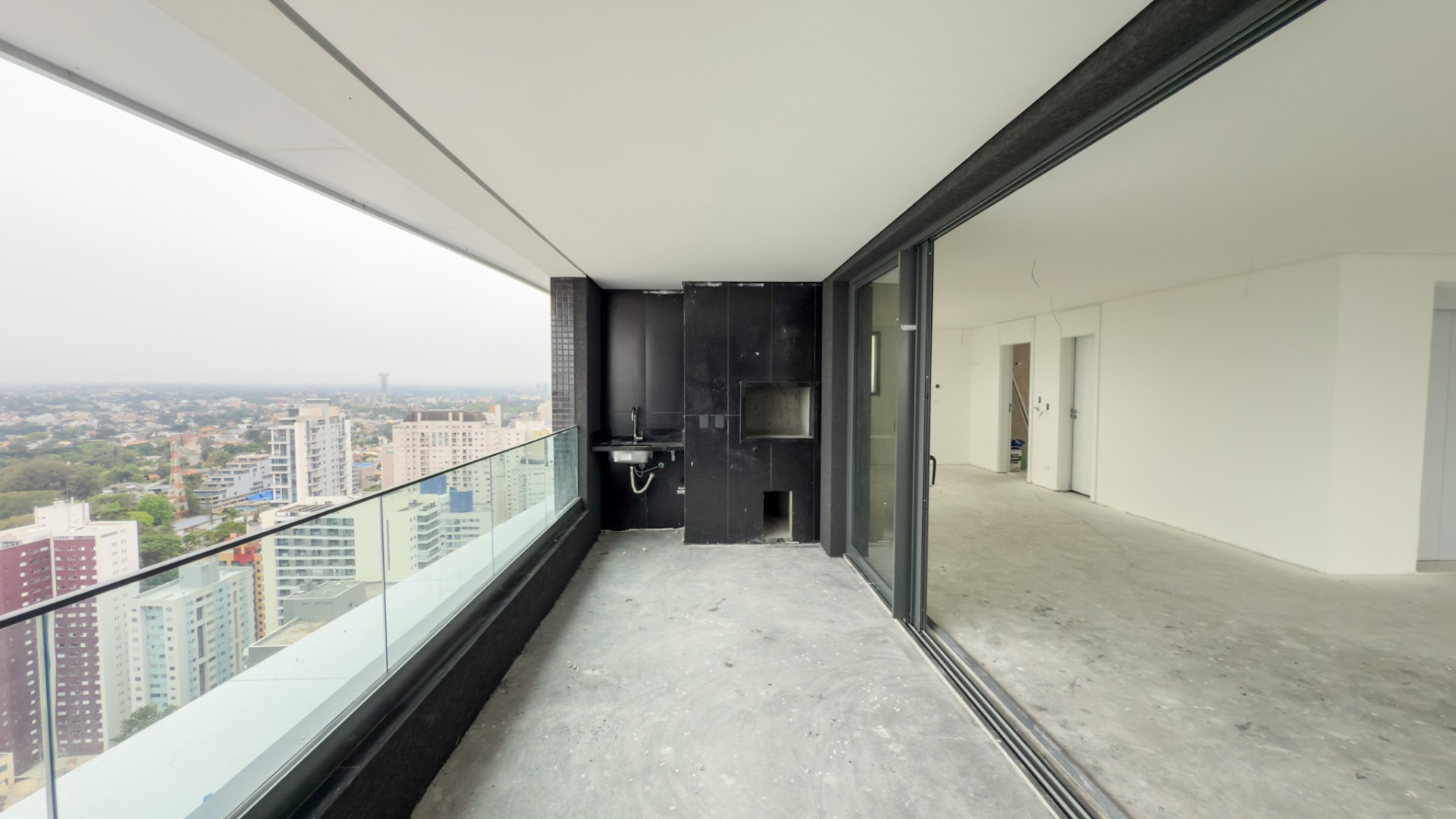 APARTAMENTO COM VISTA INCRÍVEL PARA O PARQUE BARIGUI