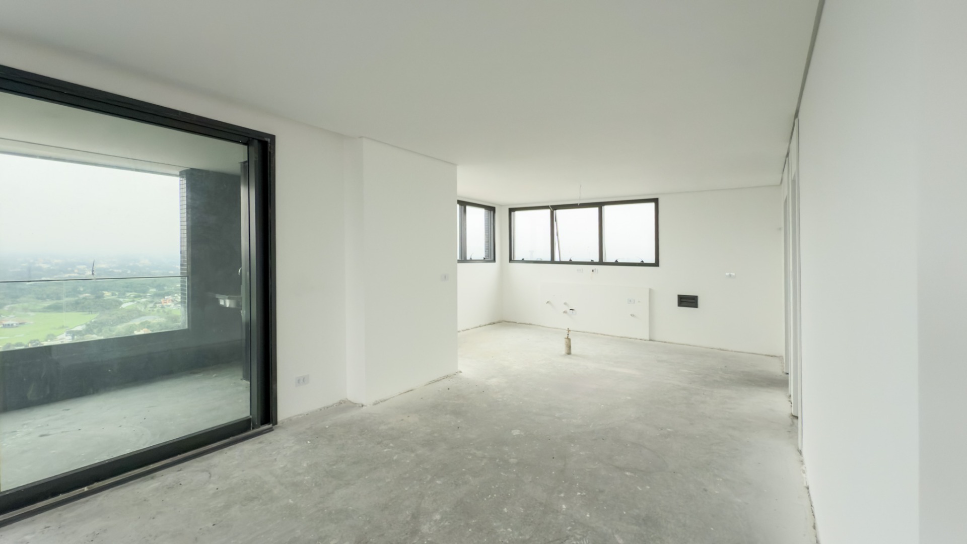 APARTAMENTO COM VISTA INCRÍVEL PARA O PARQUE BARIGUI