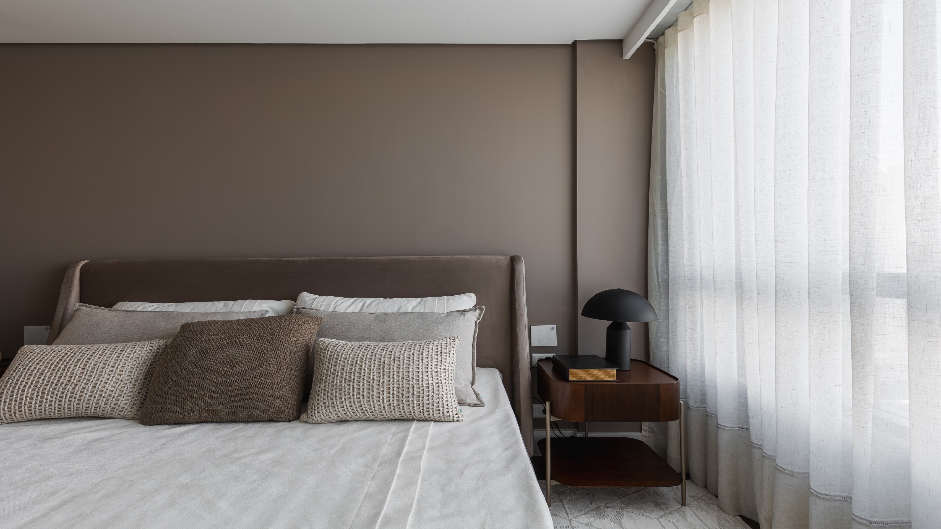 APARTAMENTO COM 3 SUÍTES PRÓXIMO AO PARQUE BARIGUI
