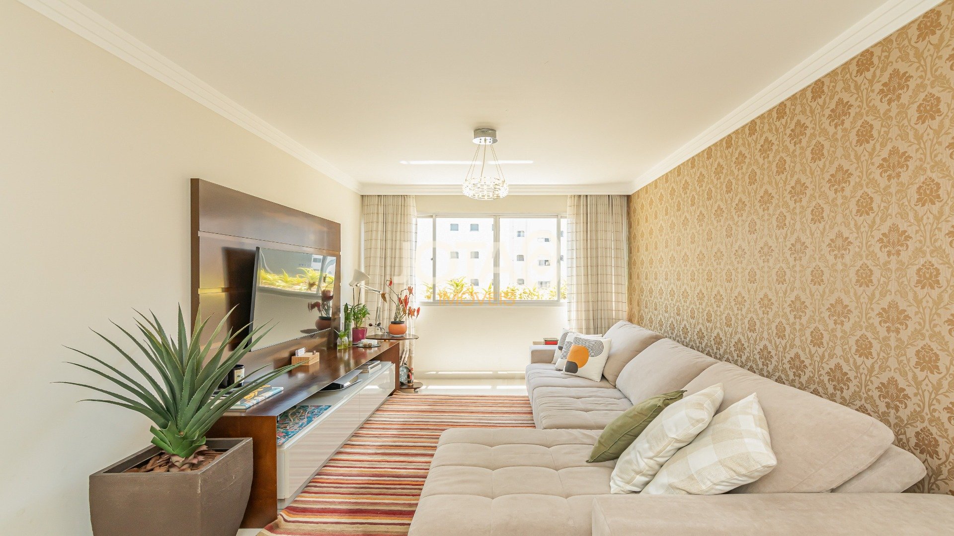 Foto de destaque Apartamento mobiliado face norte com 2 suítes no batel