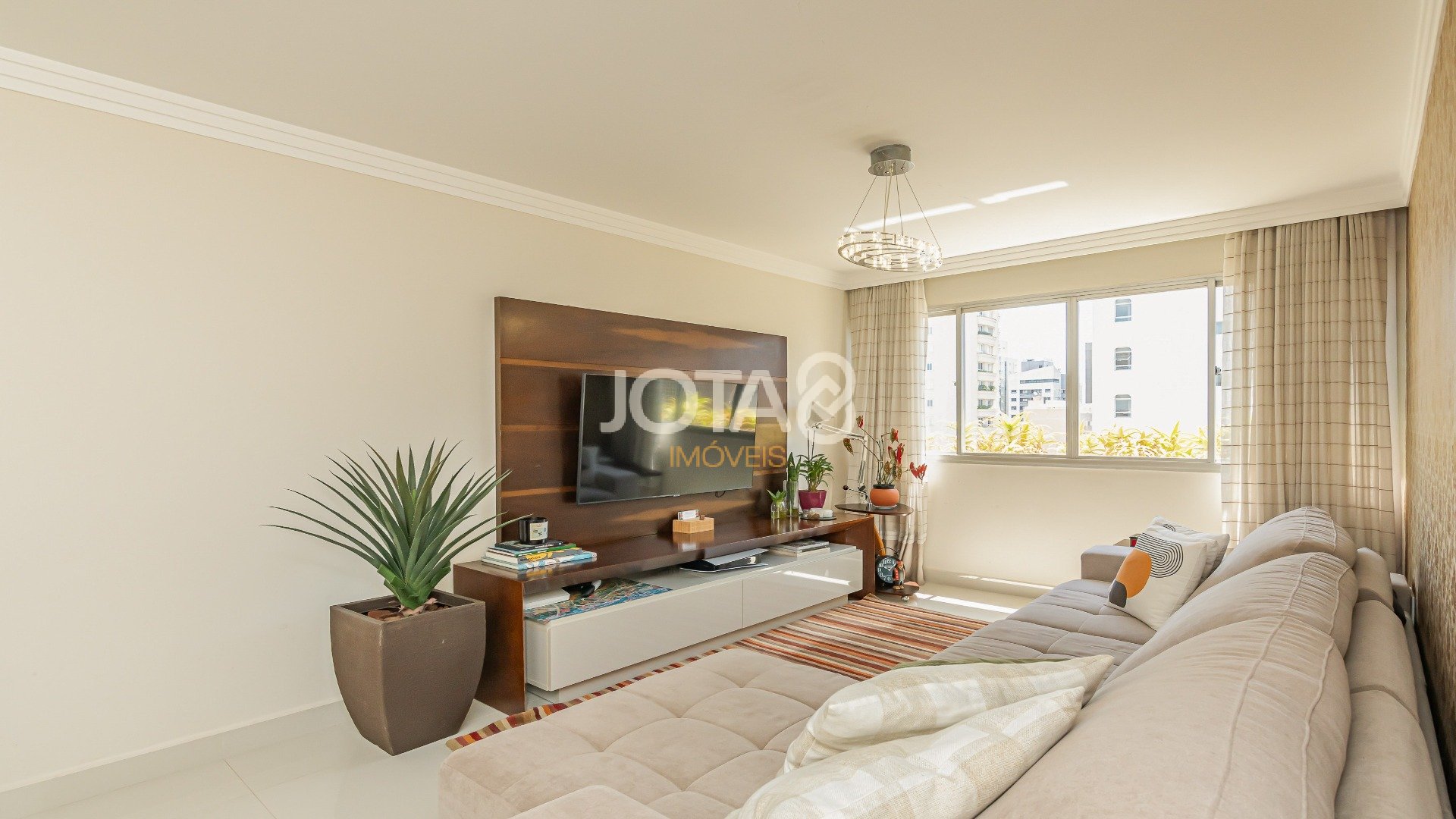 APARTAMENTO MOBILIADO FACE NORTE COM 2 SUÍTES NO BATEL