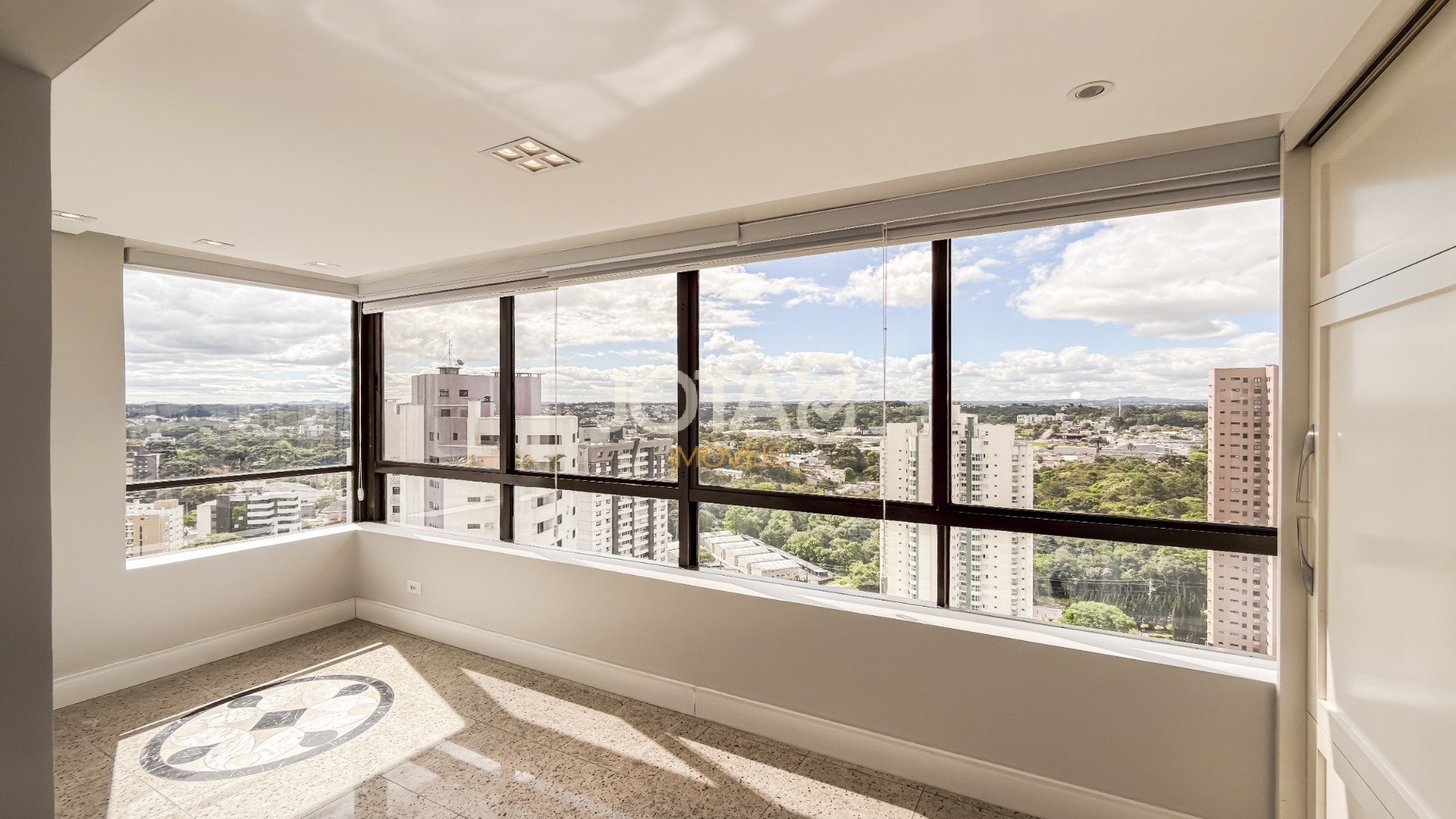 APTO EM ANDAR ALTO COM 3 SUÍTES E ÁREA COMPLETA DE LAZER NO ECOVILLE