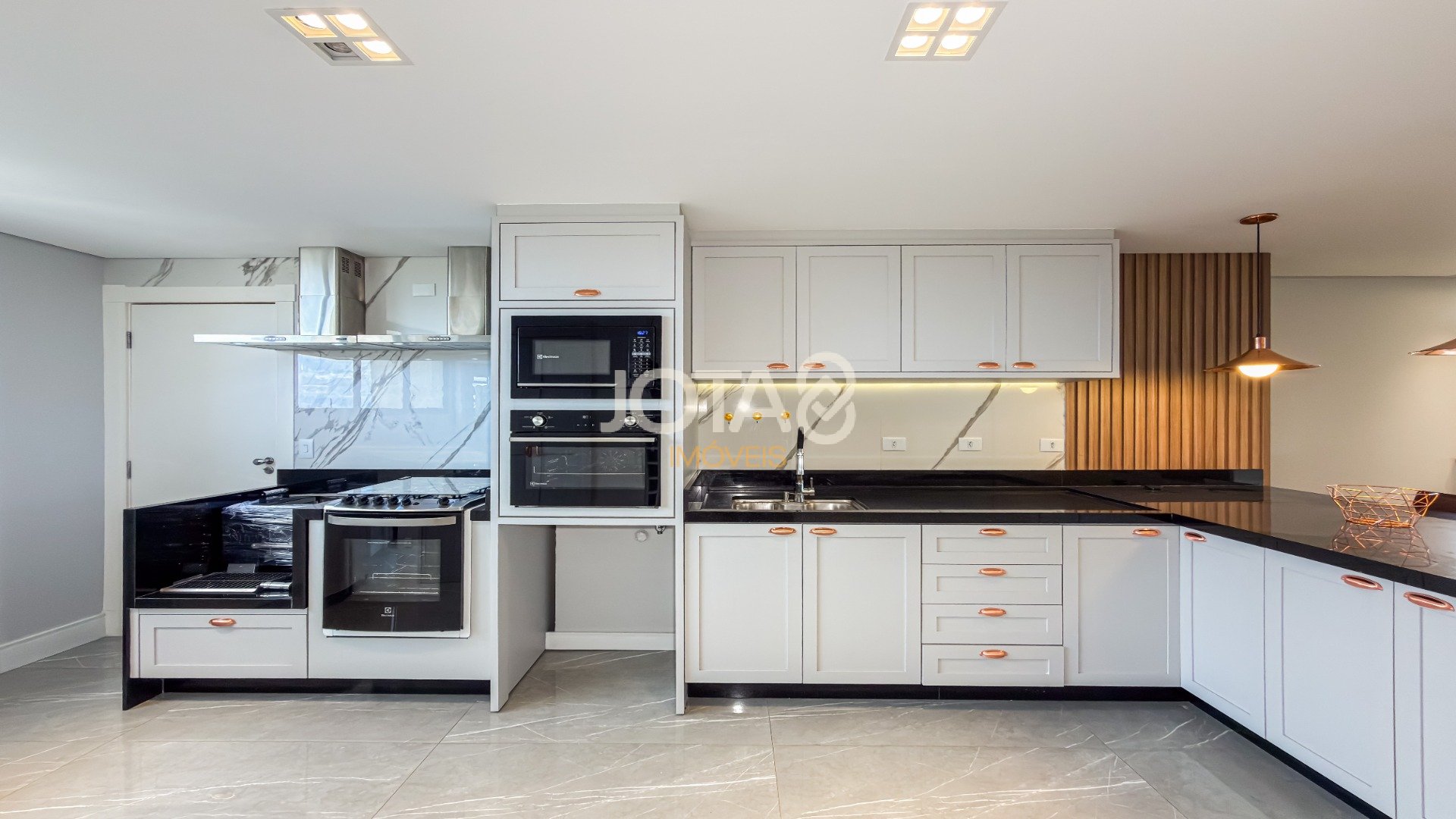 APTO EM ANDAR ALTO COM 3 SUÍTES E ÁREA COMPLETA DE LAZER NO ECOVILLE