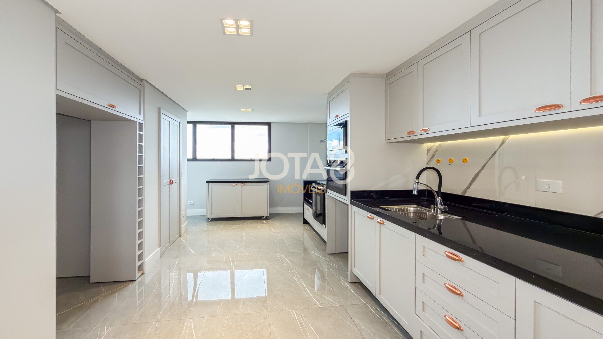 APTO EM ANDAR ALTO COM 3 SUÍTES E ÁREA COMPLETA DE LAZER NO ECOVILLE