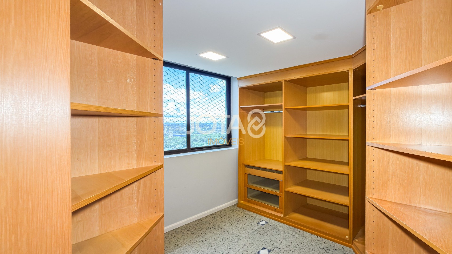 APTO EM ANDAR ALTO COM 3 SUÍTES E ÁREA COMPLETA DE LAZER NO ECOVILLE