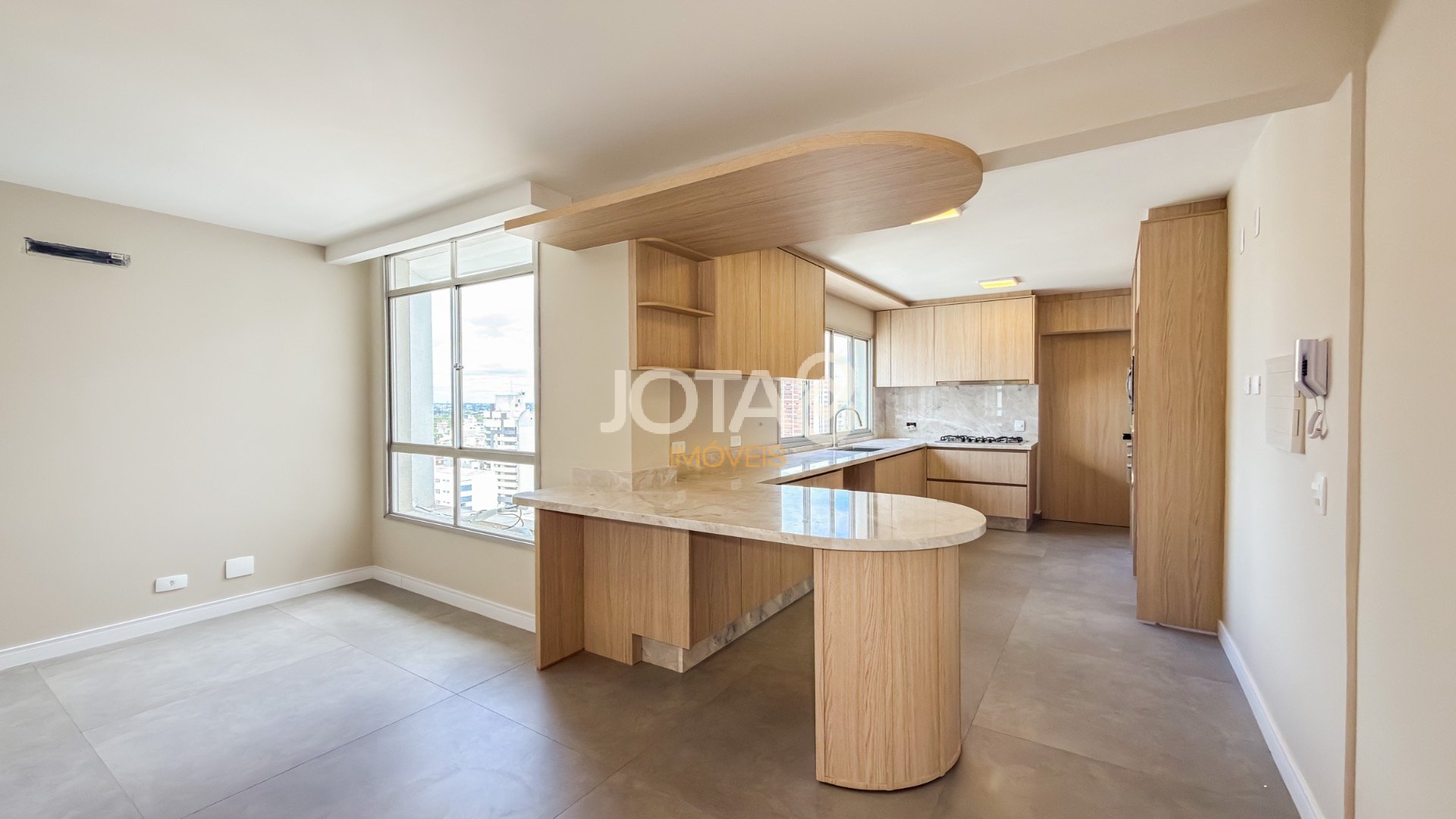 Foto de destaque Apartamento reformado com 3 quartos e duas vagas no bigorrilho