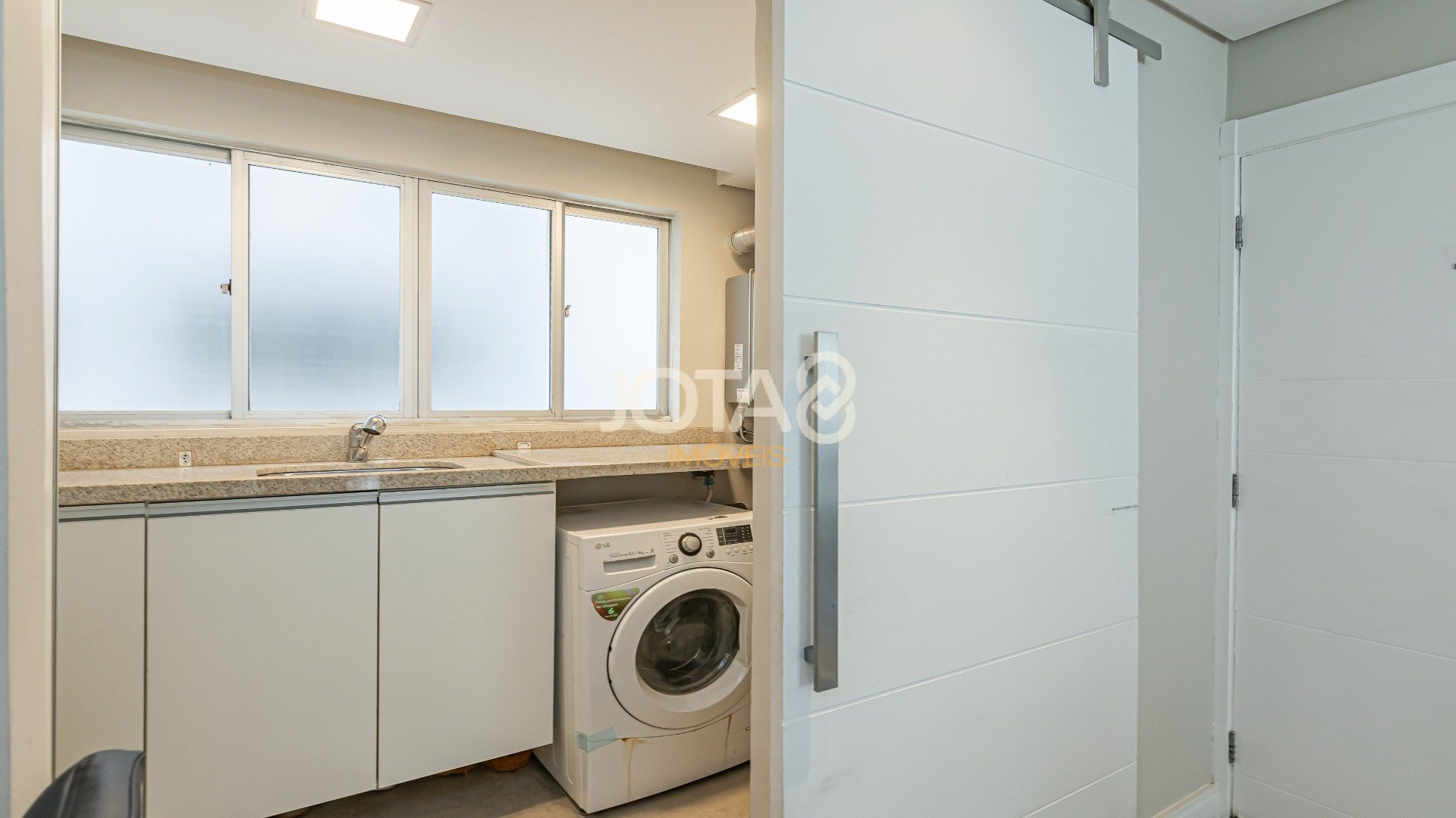 REFORMADO E BEM LOCALIZADO