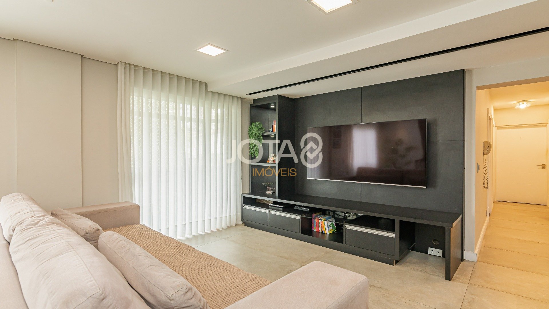 REFORMADO E BEM LOCALIZADO