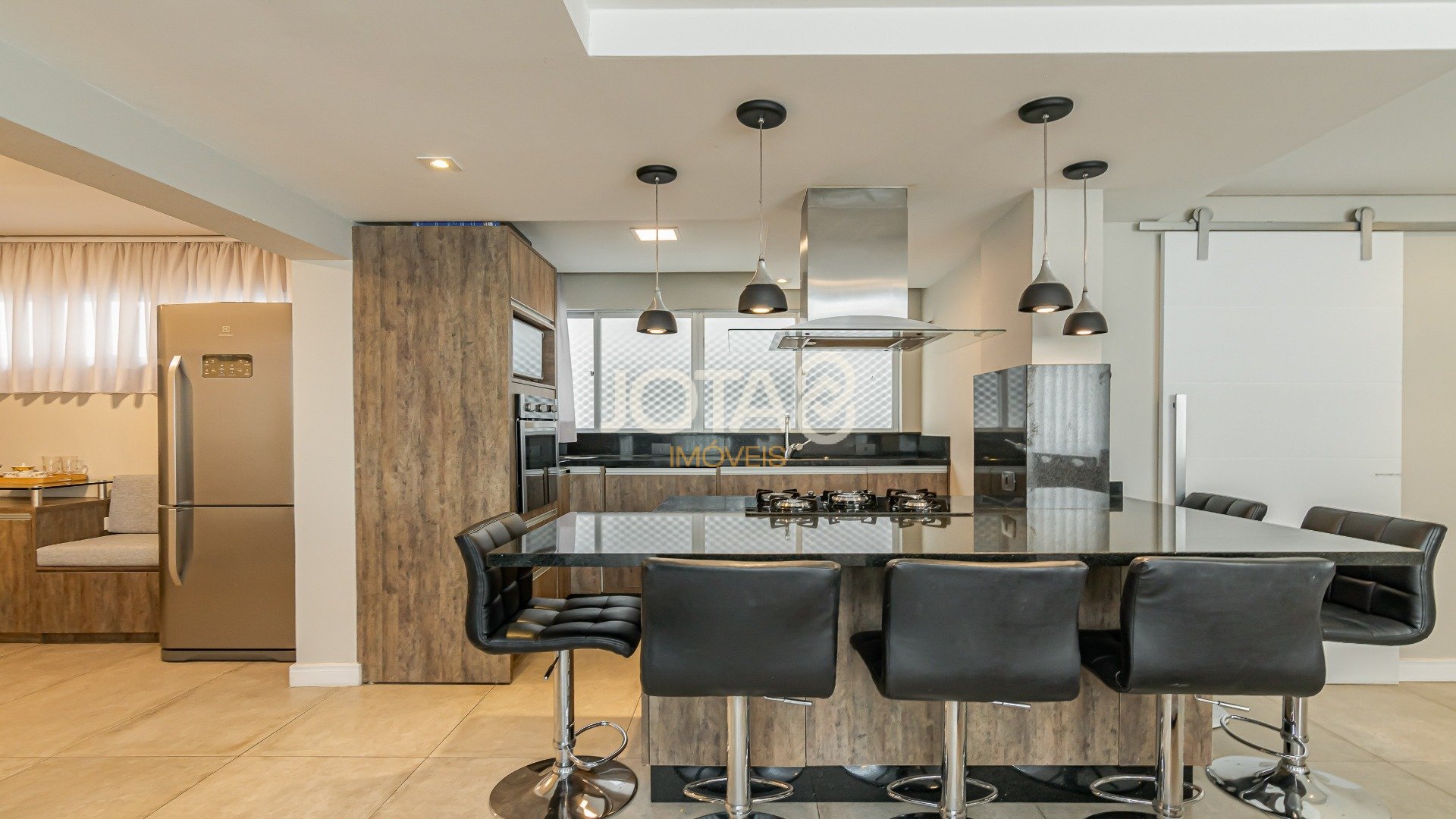 REFORMADO E BEM LOCALIZADO