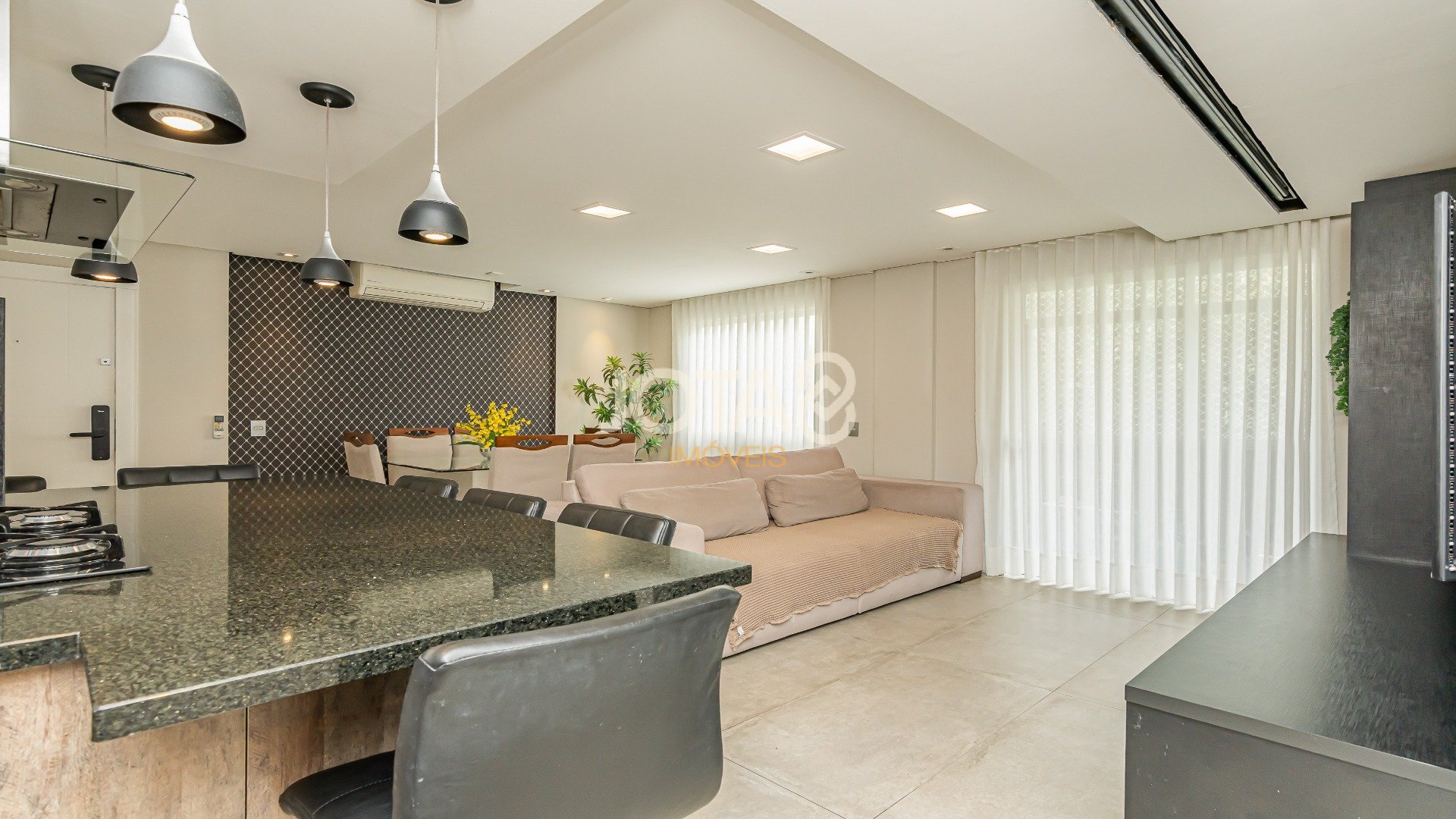 REFORMADO E BEM LOCALIZADO