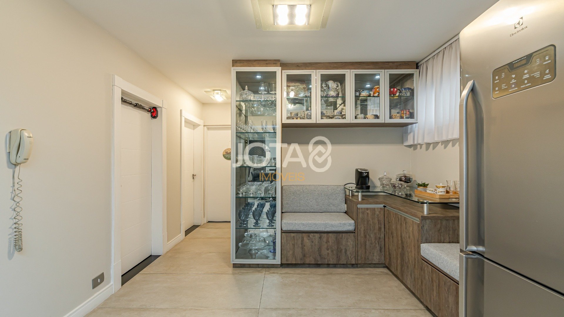 REFORMADO E BEM LOCALIZADO