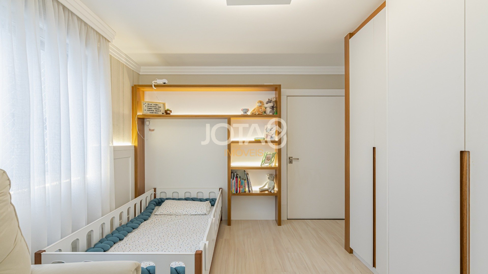 REFORMADO E BEM LOCALIZADO