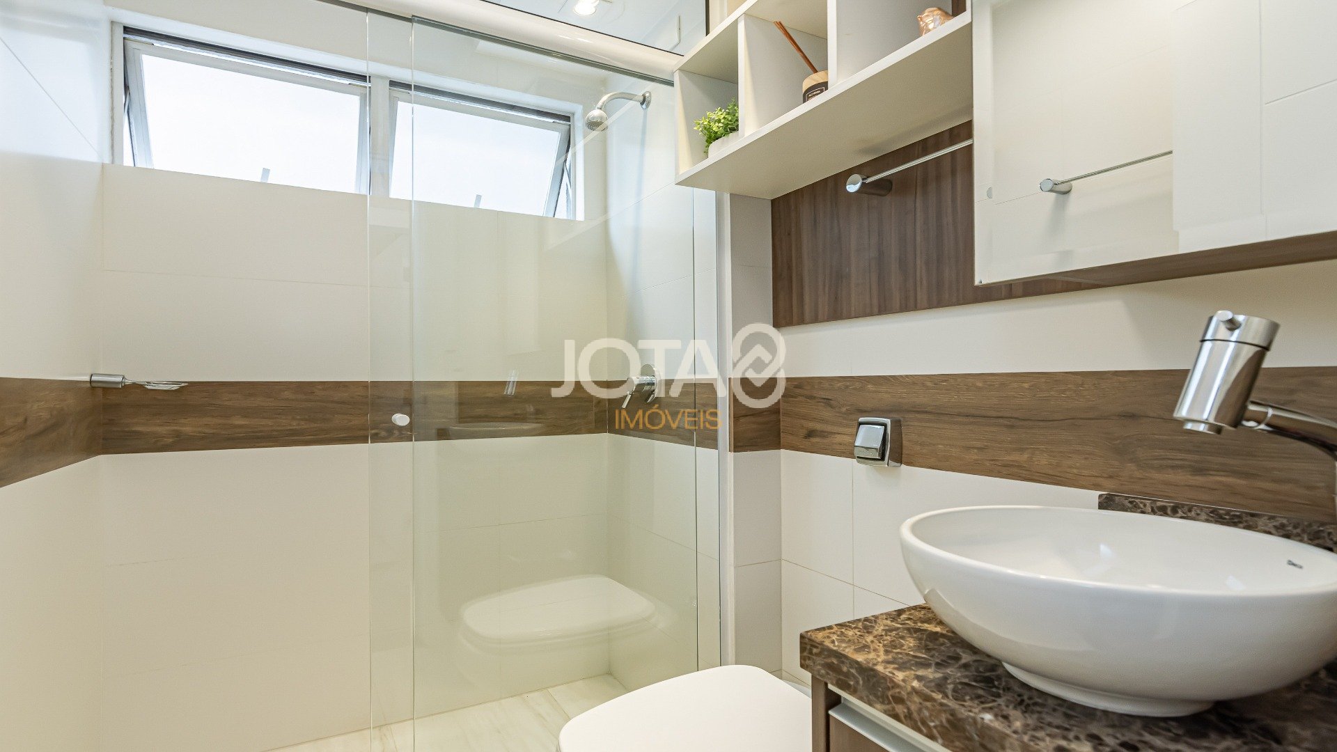 REFORMADO E BEM LOCALIZADO