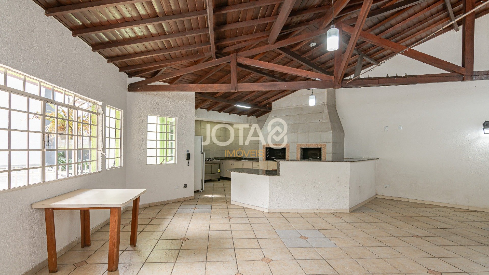 REFORMADO E BEM LOCALIZADO