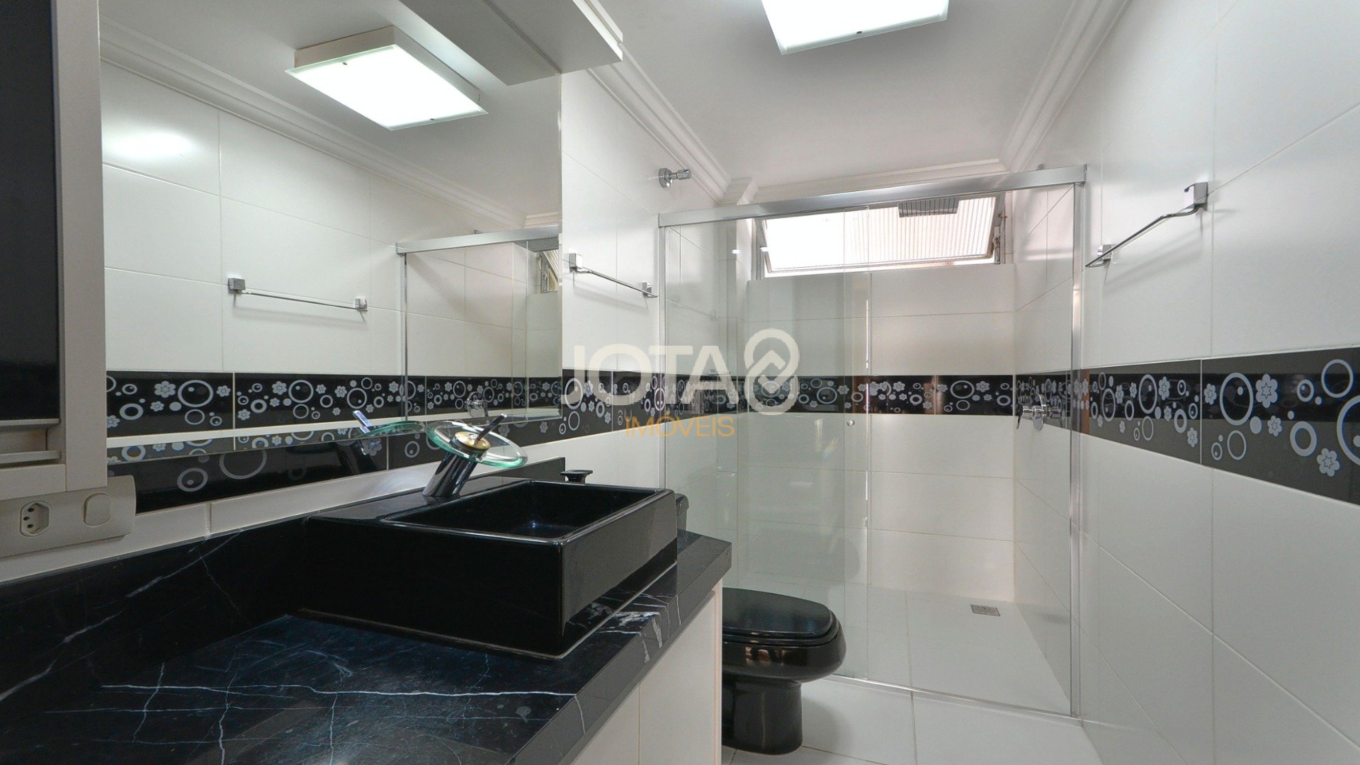APARTAMENTO IMPECÁVEL NO BATEL SOHO 3 QUARTOS