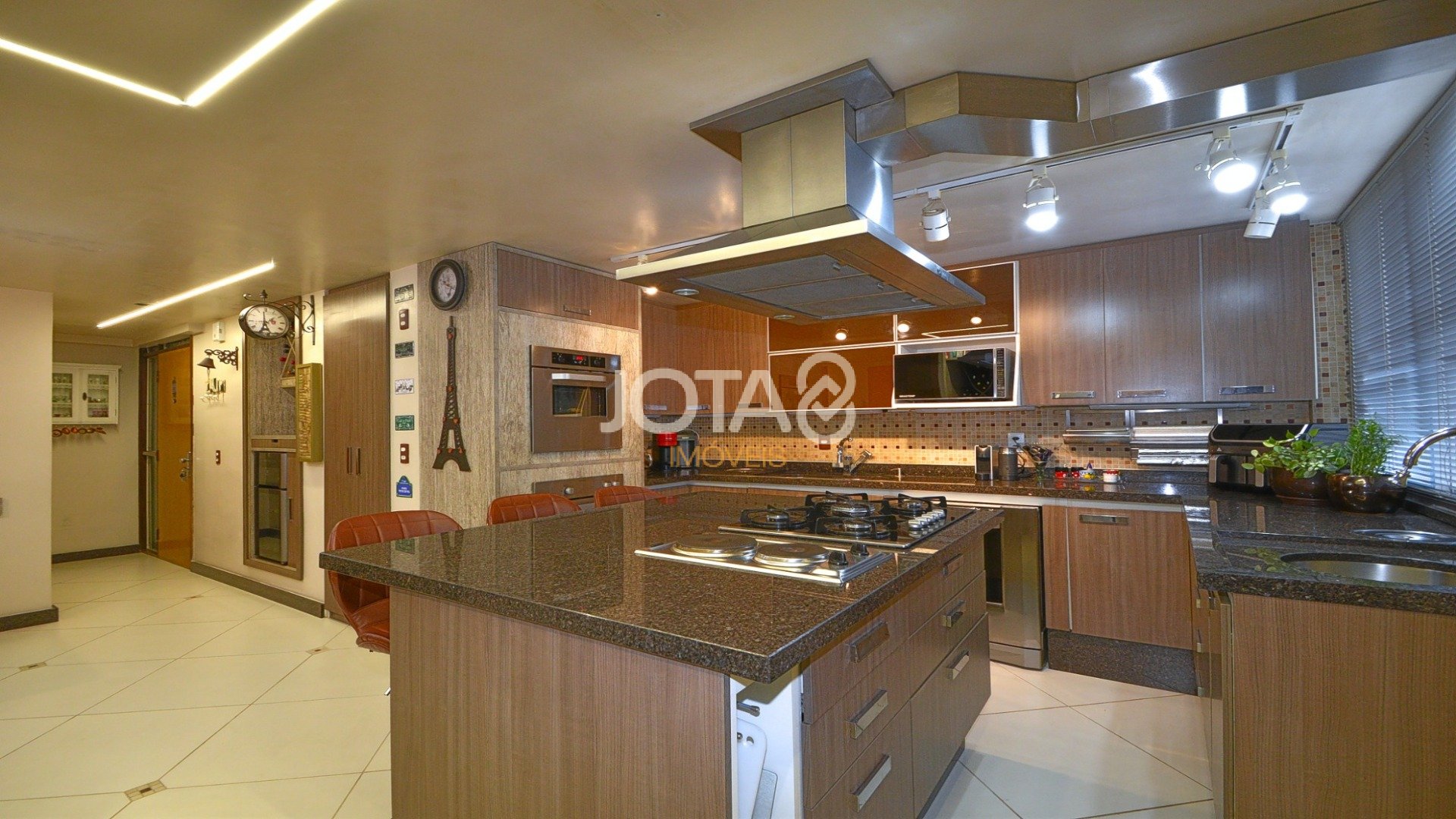 APARTAMENTO IMPECÁVEL NO BATEL SOHO 3 QUARTOS