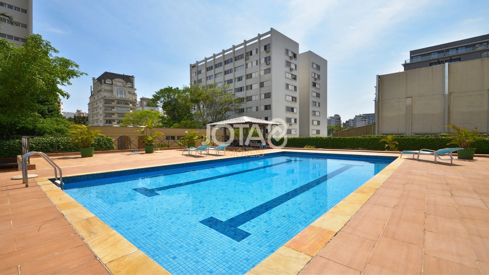 APARTAMENTO IMPECÁVEL NO BATEL SOHO 3 QUARTOS