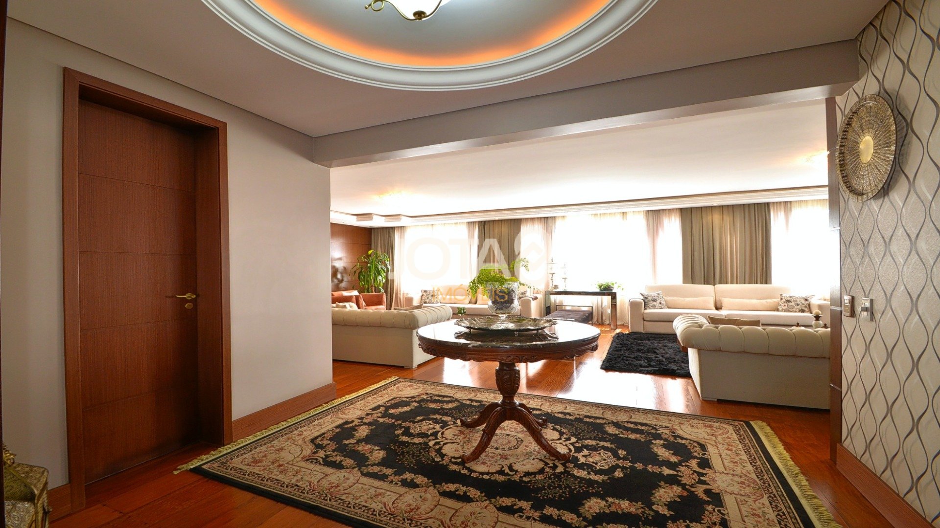 APARTAMENTO IMPECÁVEL NO BATEL SOHO 3 QUARTOS