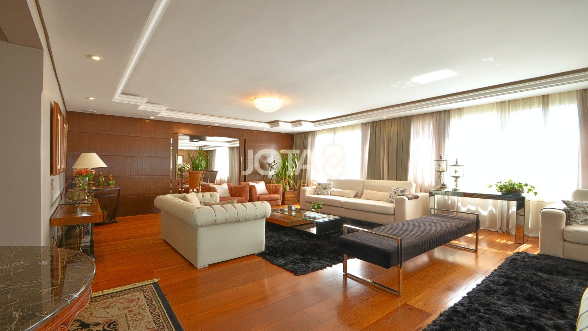 APARTAMENTO IMPECÁVEL NO BATEL SOHO 3 QUARTOS