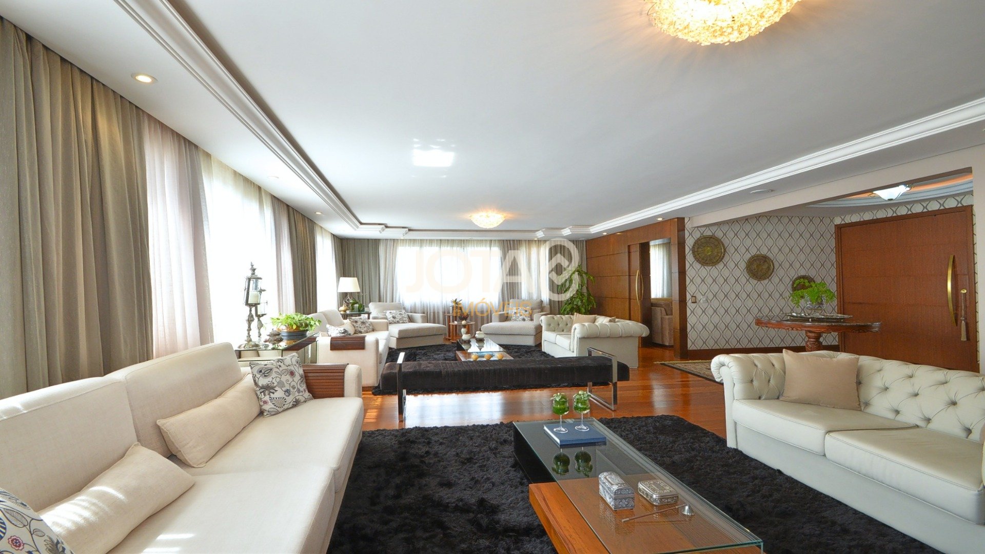 APARTAMENTO IMPECÁVEL NO BATEL SOHO 3 QUARTOS