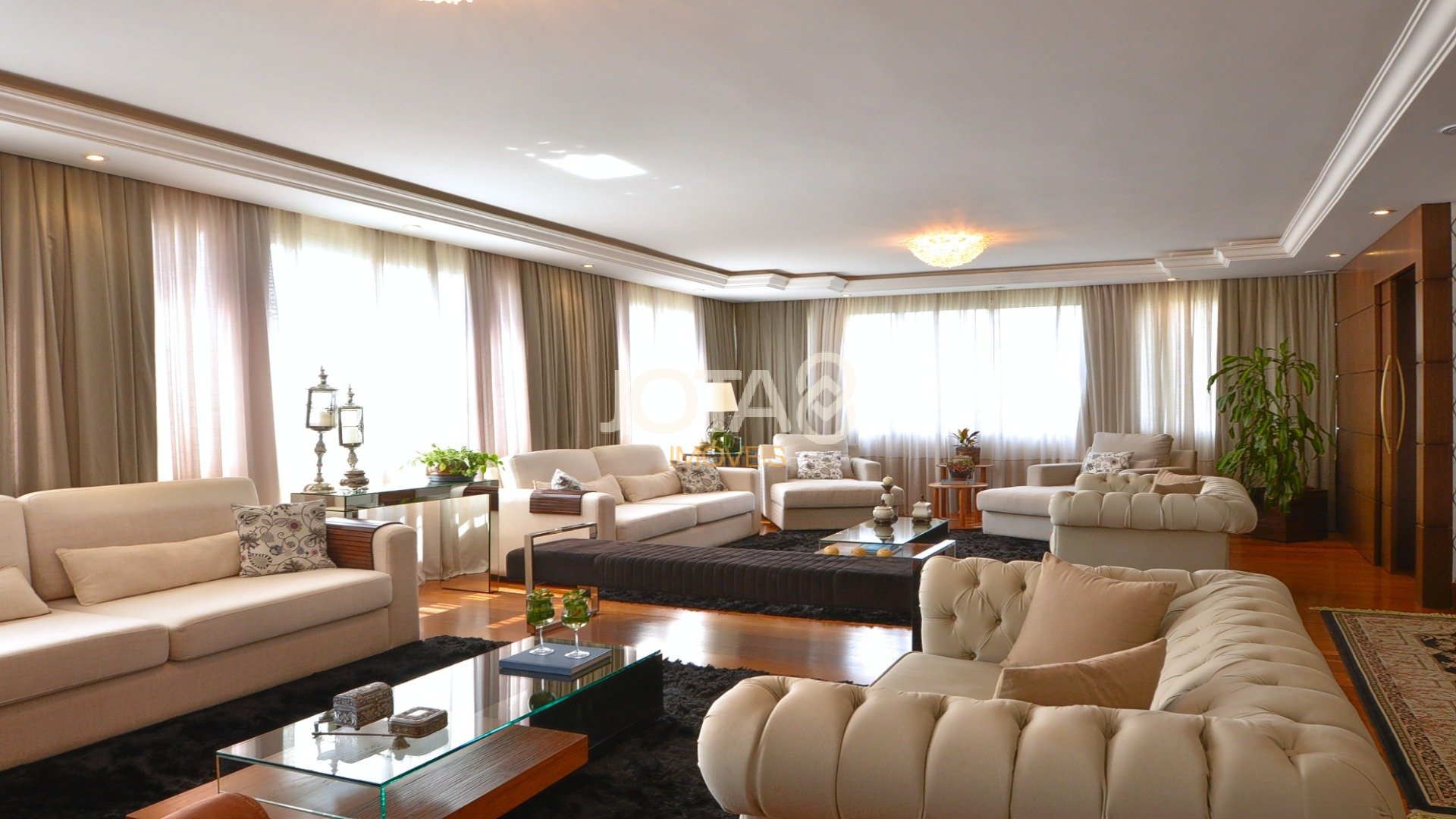 APARTAMENTO IMPECÁVEL NO BATEL SOHO 3 QUARTOS