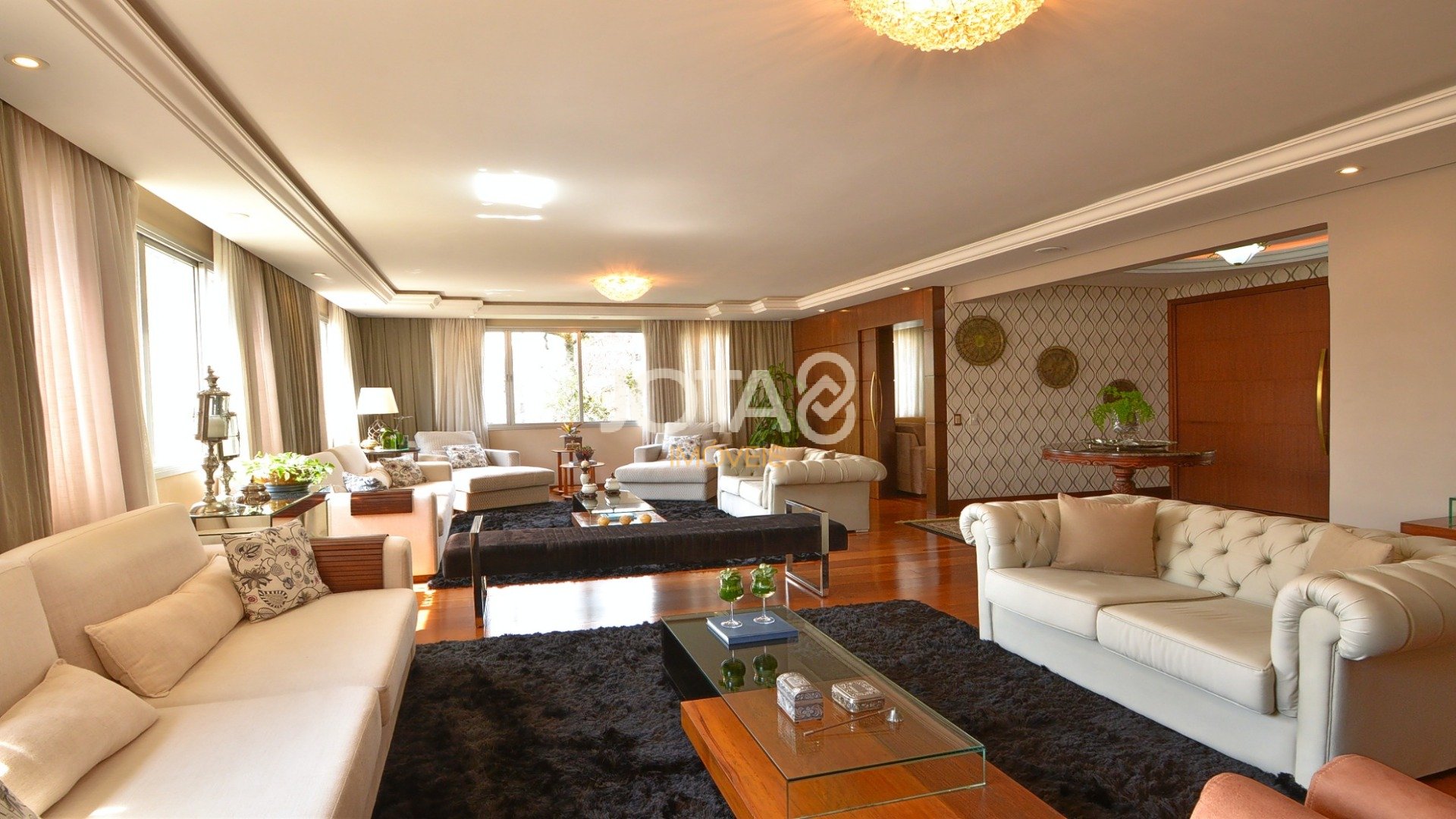 APARTAMENTO IMPECÁVEL NO BATEL SOHO 3 QUARTOS