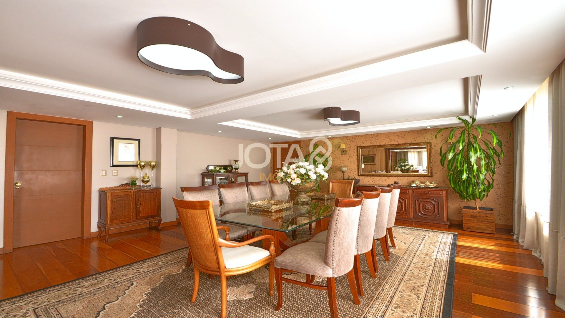 APARTAMENTO IMPECÁVEL NO BATEL SOHO 3 QUARTOS