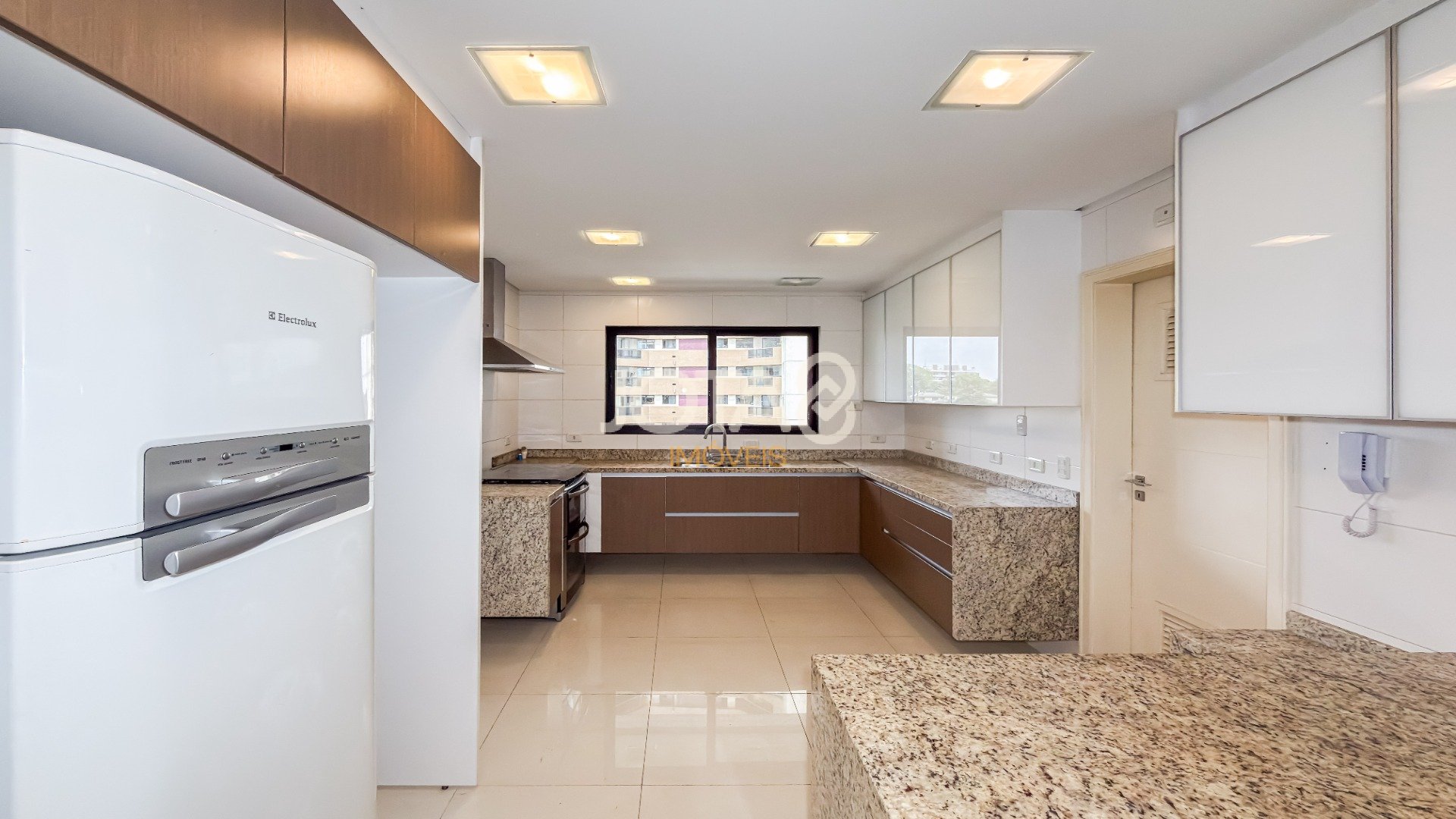 APARTAMENTO 4 QUARTOS  NO ECOVILLE EM CONDOMÍNIO CLUBE