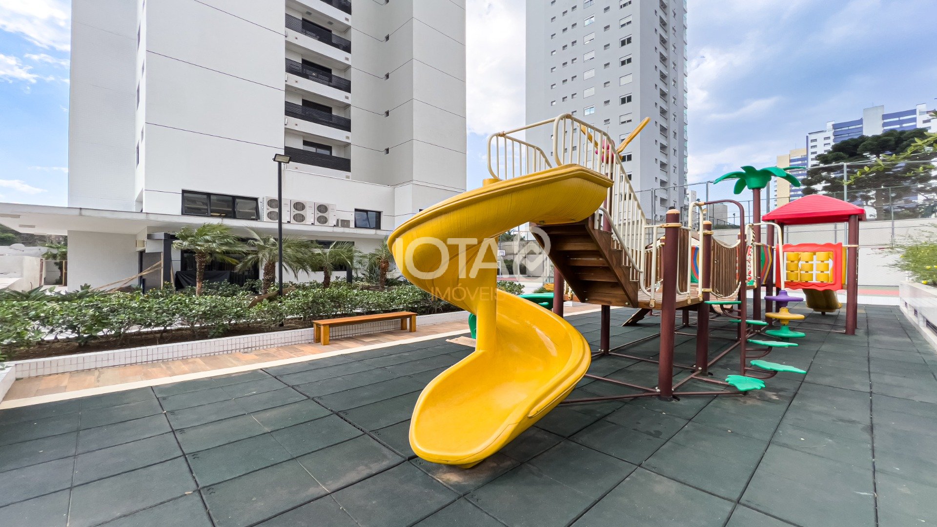 APARTAMENTO 4 QUARTOS  NO ECOVILLE EM CONDOMÍNIO CLUBE