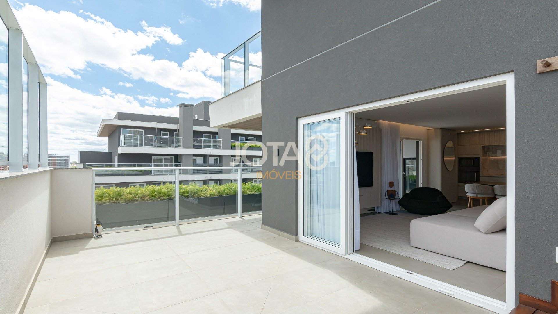 COBERTURA  PENT HOUSE COM 3 QUARTOS  E 2 VAGAS NO ECOVILLE