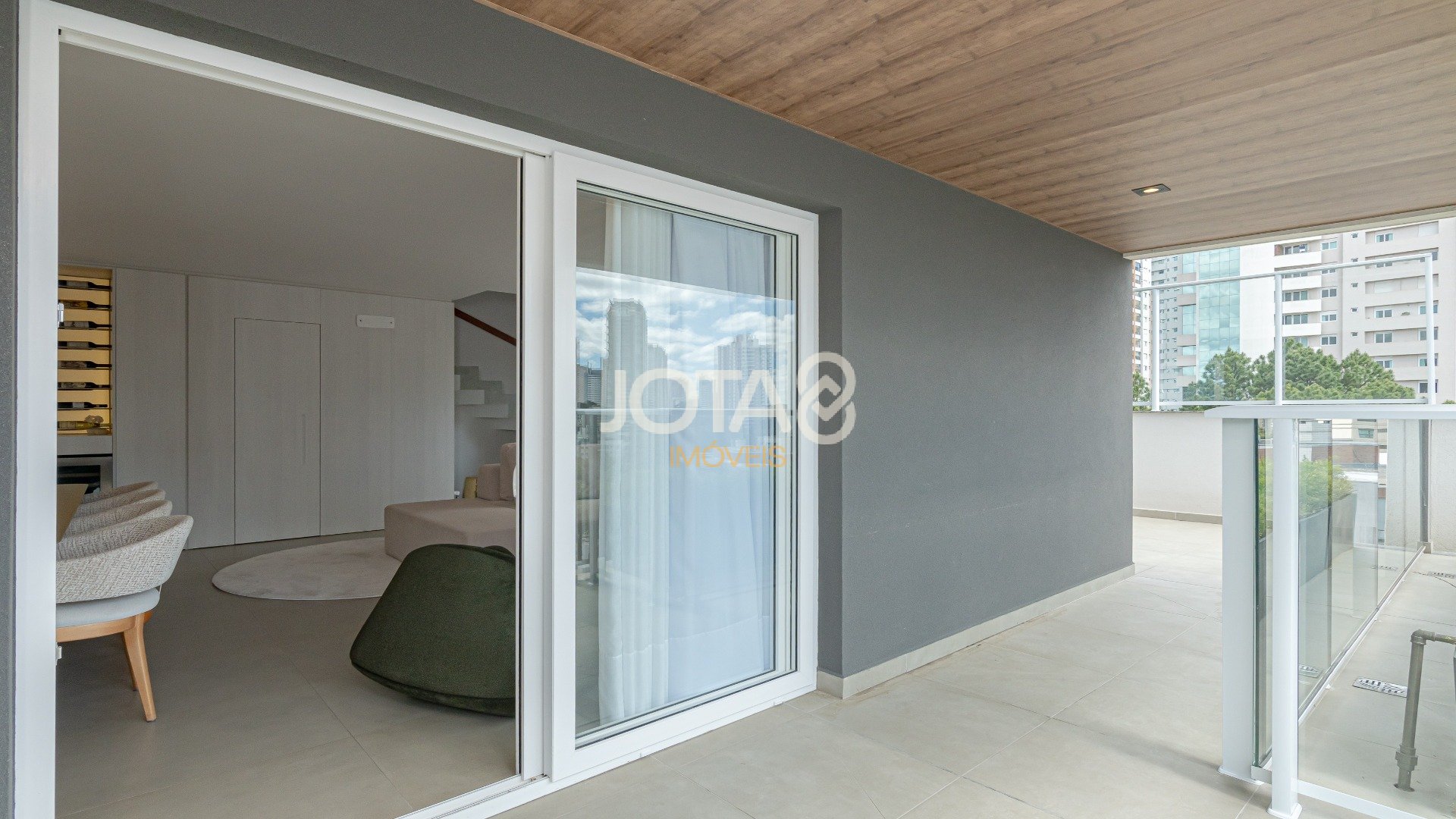 COBERTURA  PENT HOUSE COM 3 QUARTOS  E 2 VAGAS NO ECOVILLE