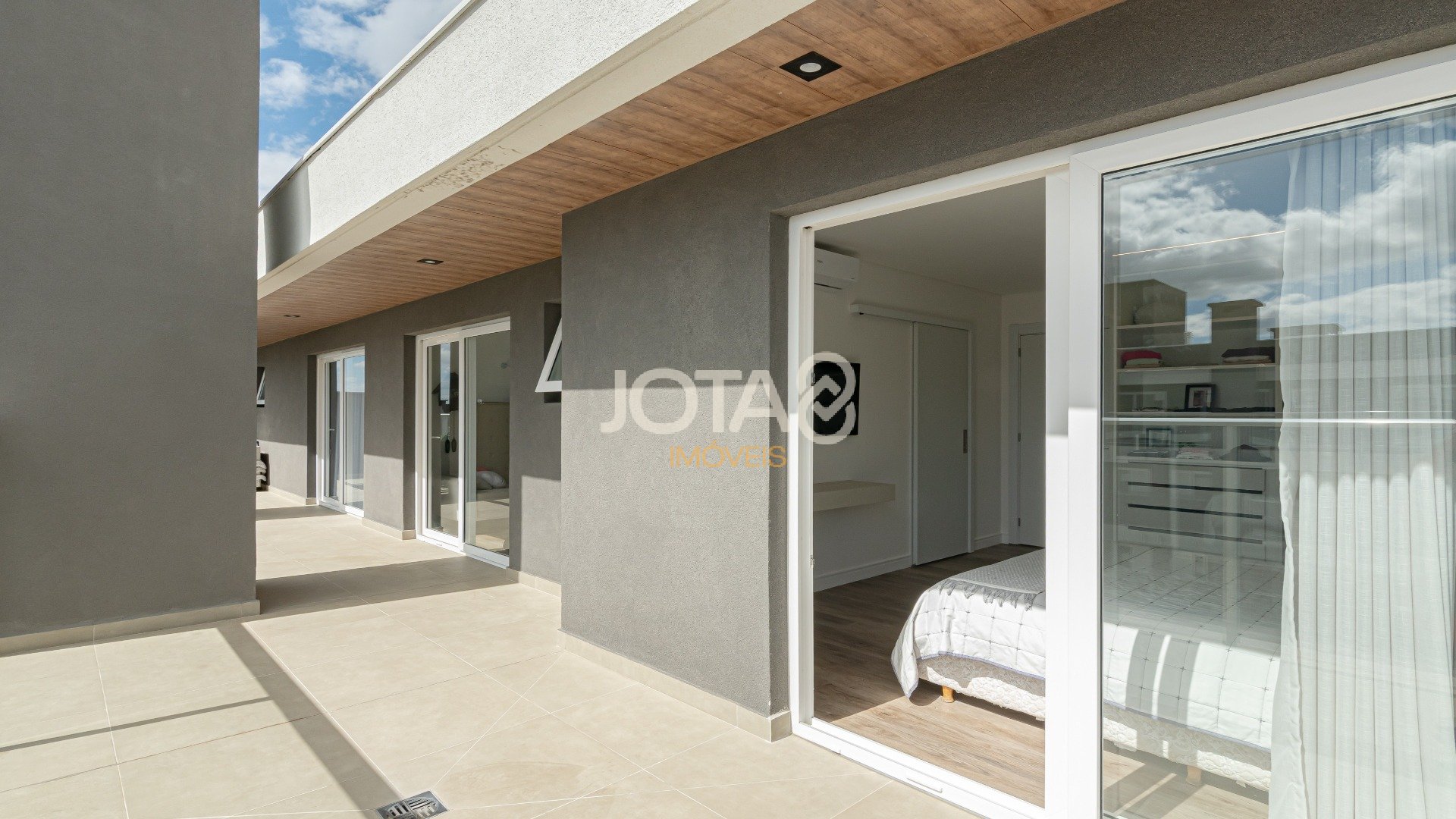 COBERTURA  PENT HOUSE COM 3 QUARTOS  E 2 VAGAS NO ECOVILLE