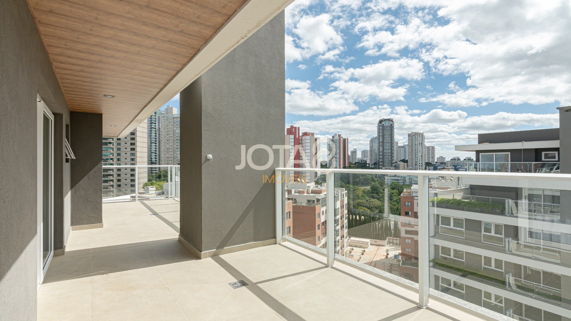 COBERTURA  PENT HOUSE COM 3 QUARTOS  E 2 VAGAS NO ECOVILLE