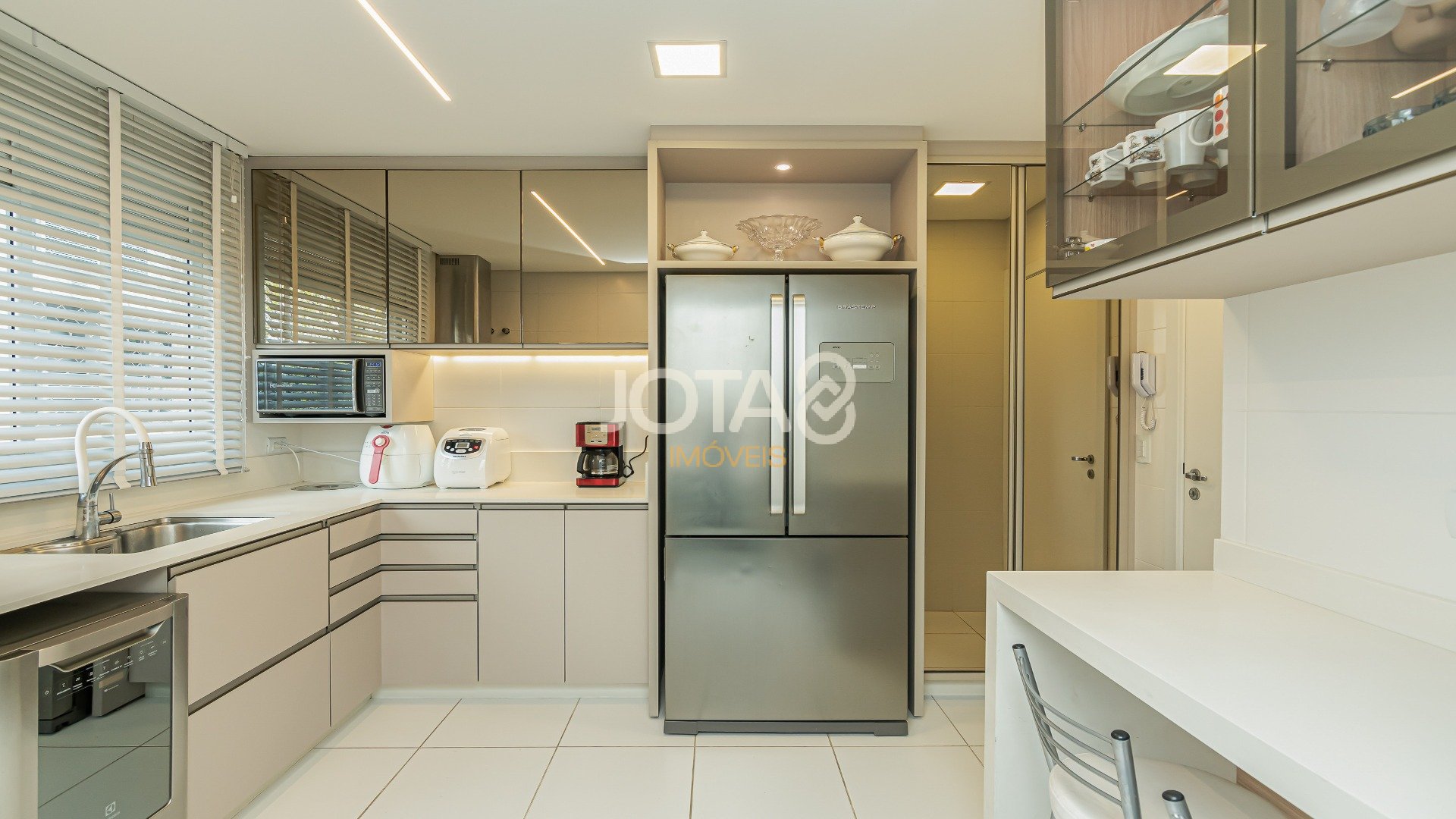 APARAMENTO COM 3 QUARTOS E 2 VAGAS NA VILA IZABEL