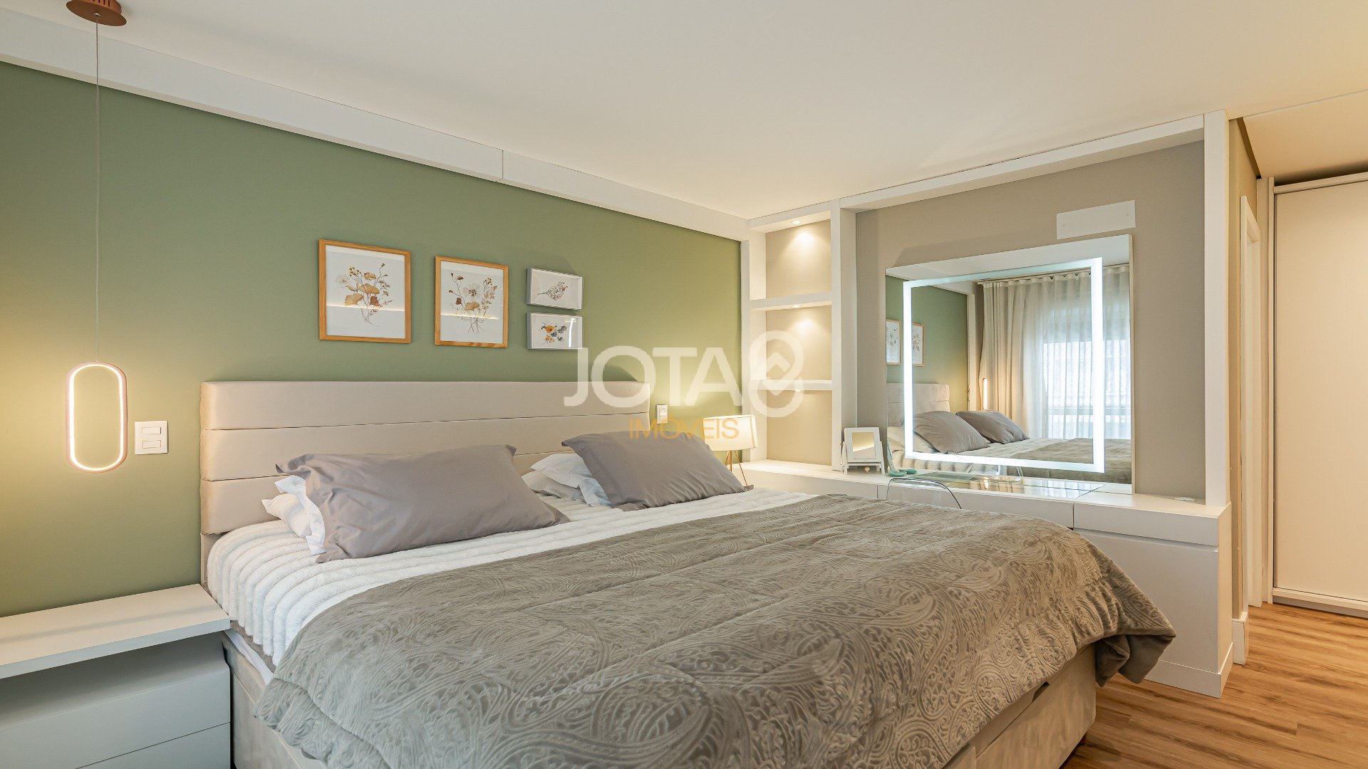 APARAMENTO COM 3 QUARTOS E 2 VAGAS NA VILA IZABEL