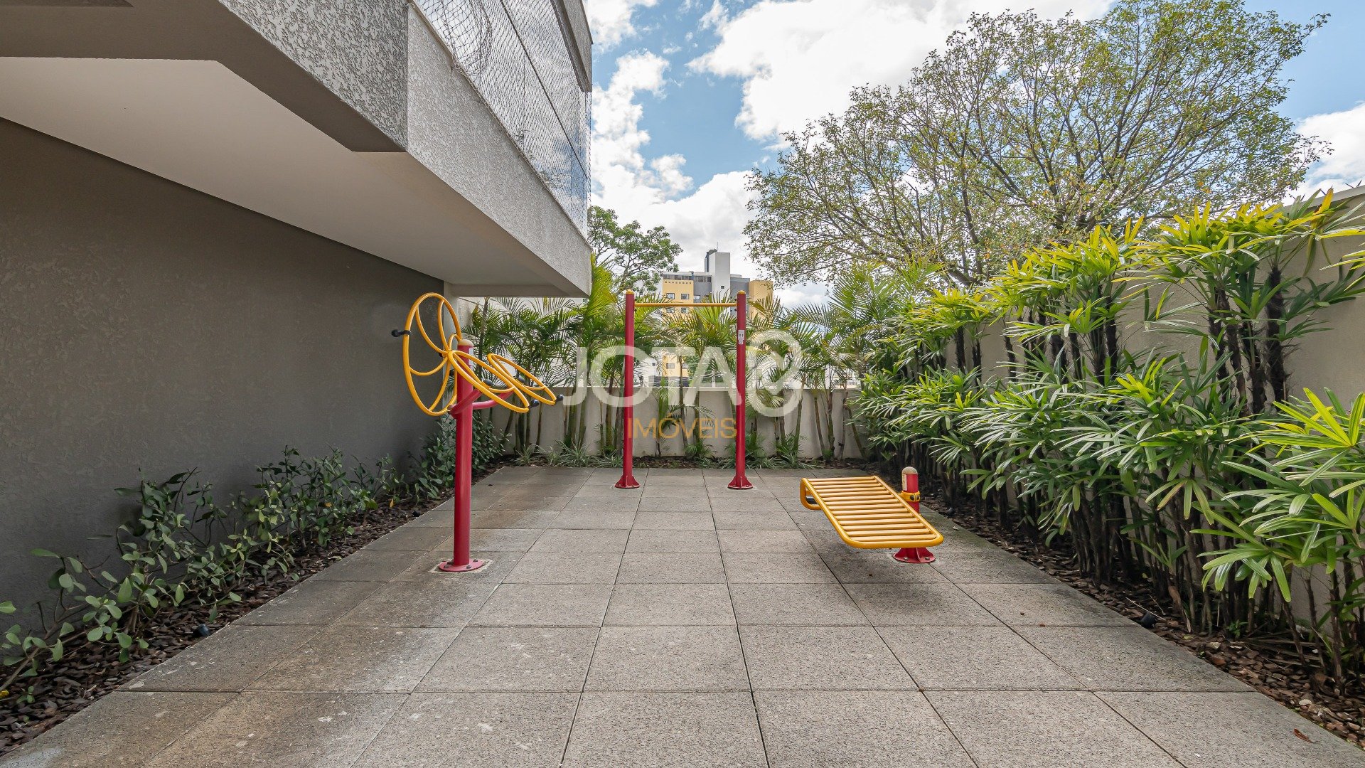 APARAMENTO COM 3 QUARTOS E 2 VAGAS NA VILA IZABEL