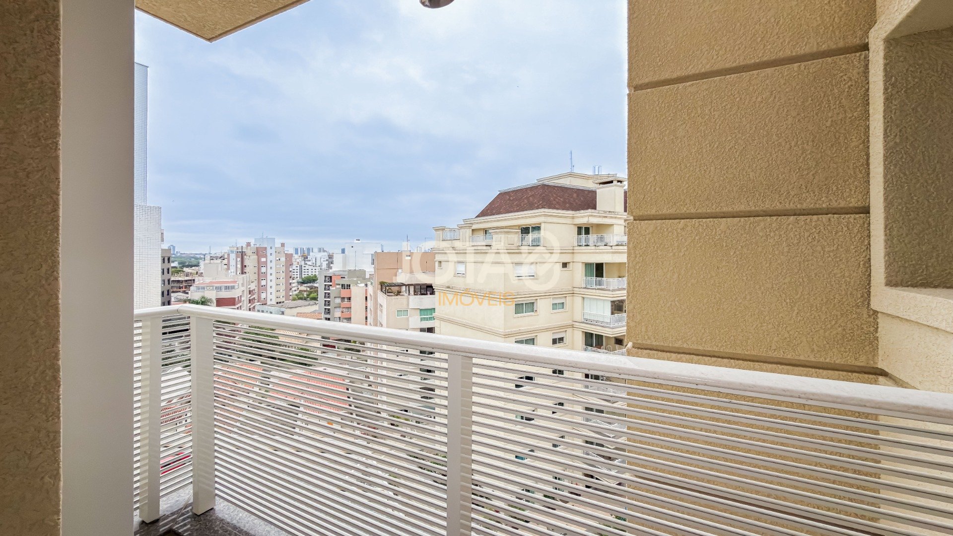 REVENDA APARTAMENTO 03 SUÍTES E 03 VAGAS NO JUVEVÊ