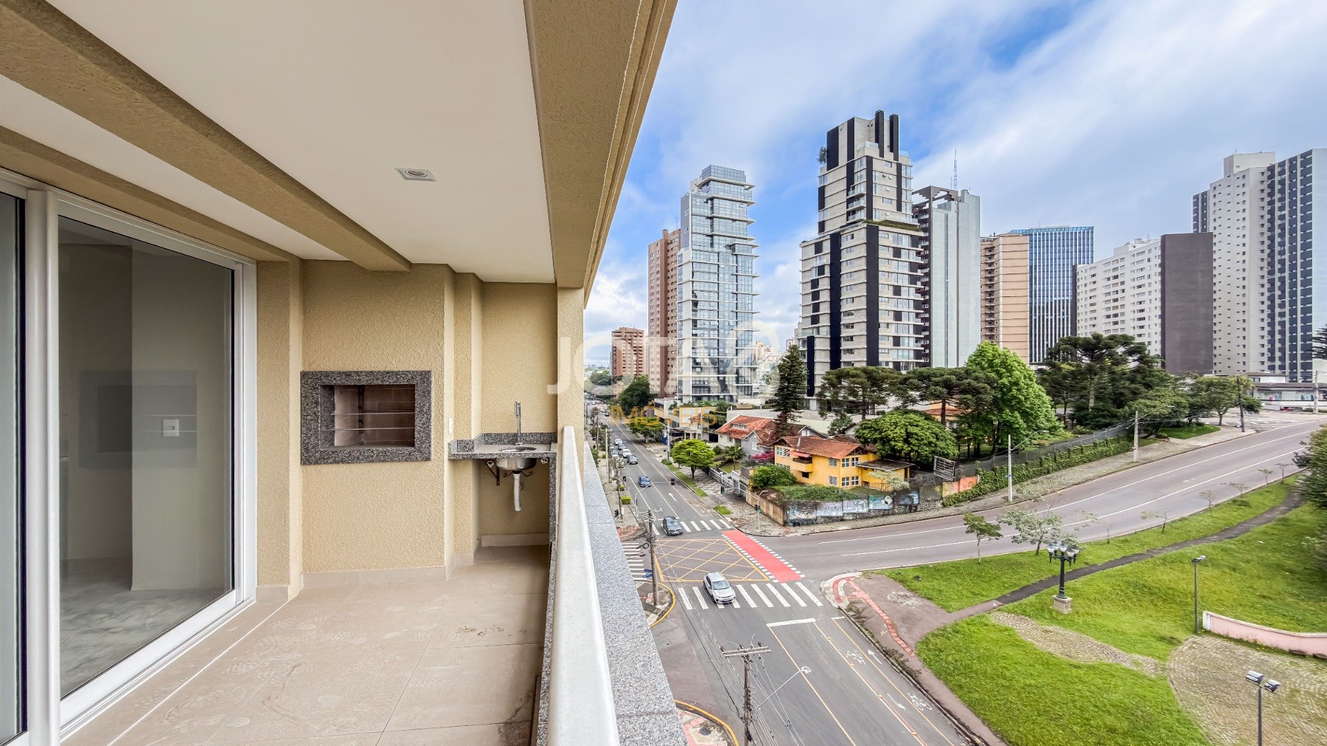 REVENDA APARTAMENTO 03 SUÍTES E 03 VAGAS NO JUVEVÊ