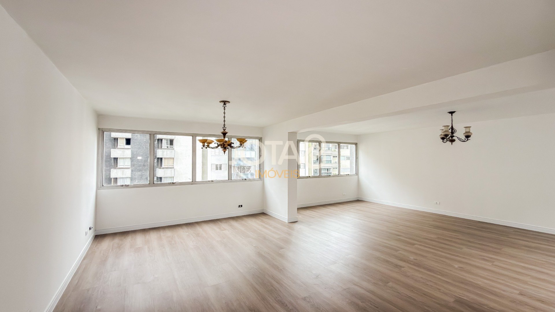 Foto de destaque Apartamento reformado 3 suites  no batel