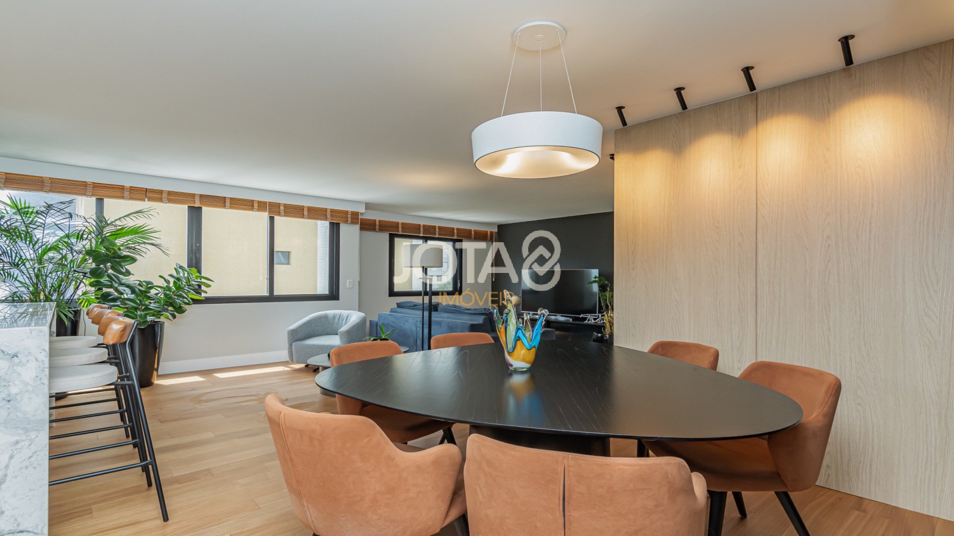 REFORMA DE ALTO PADRÃO E LOCALIZAÇÃO NOBRE NO BATEL