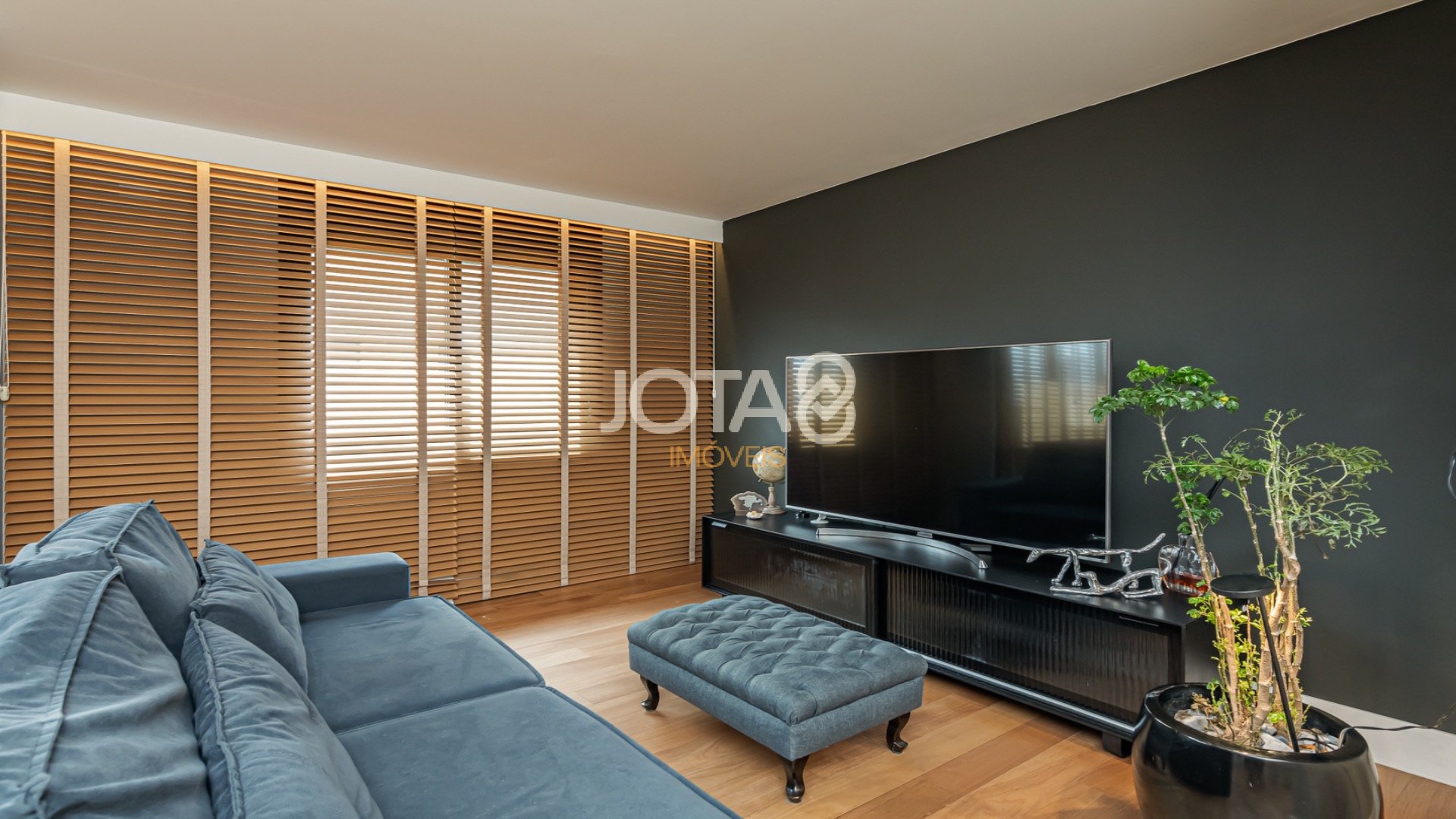 REFORMA DE ALTO PADRÃO E LOCALIZAÇÃO NOBRE NO BATEL