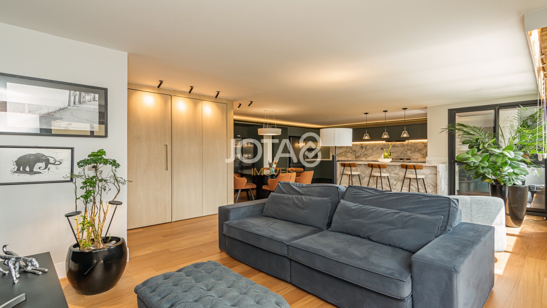 REFORMA DE ALTO PADRÃO E LOCALIZAÇÃO NOBRE NO BATEL