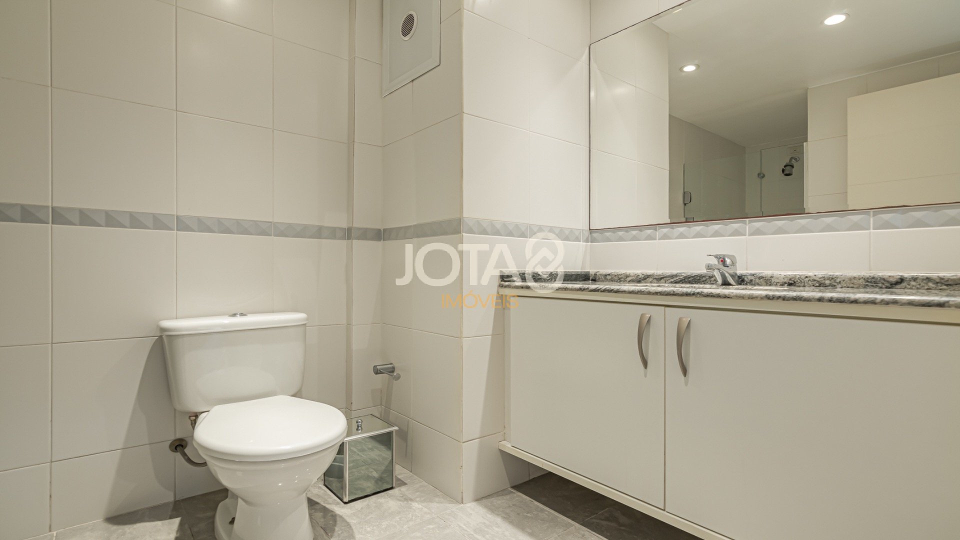 REFORMA DE ALTO PADRÃO E LOCALIZAÇÃO NOBRE NO BATEL