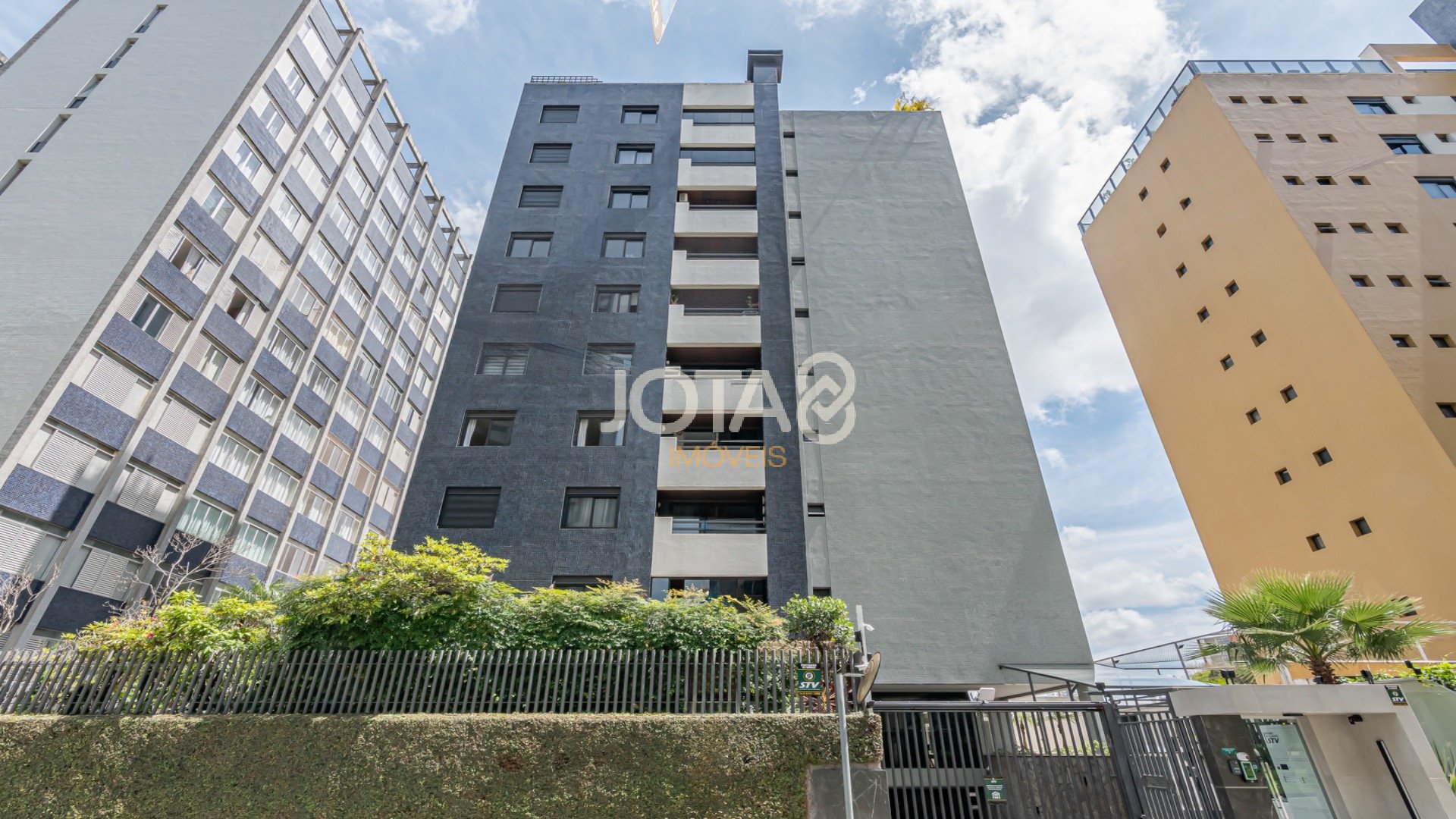 REFORMA DE ALTO PADRÃO E LOCALIZAÇÃO NOBRE NO BATEL